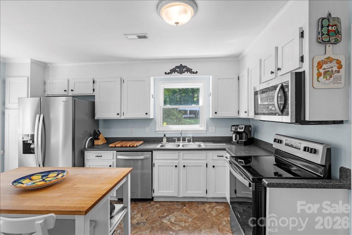 9614 Lone Oak Court Property Photo 12