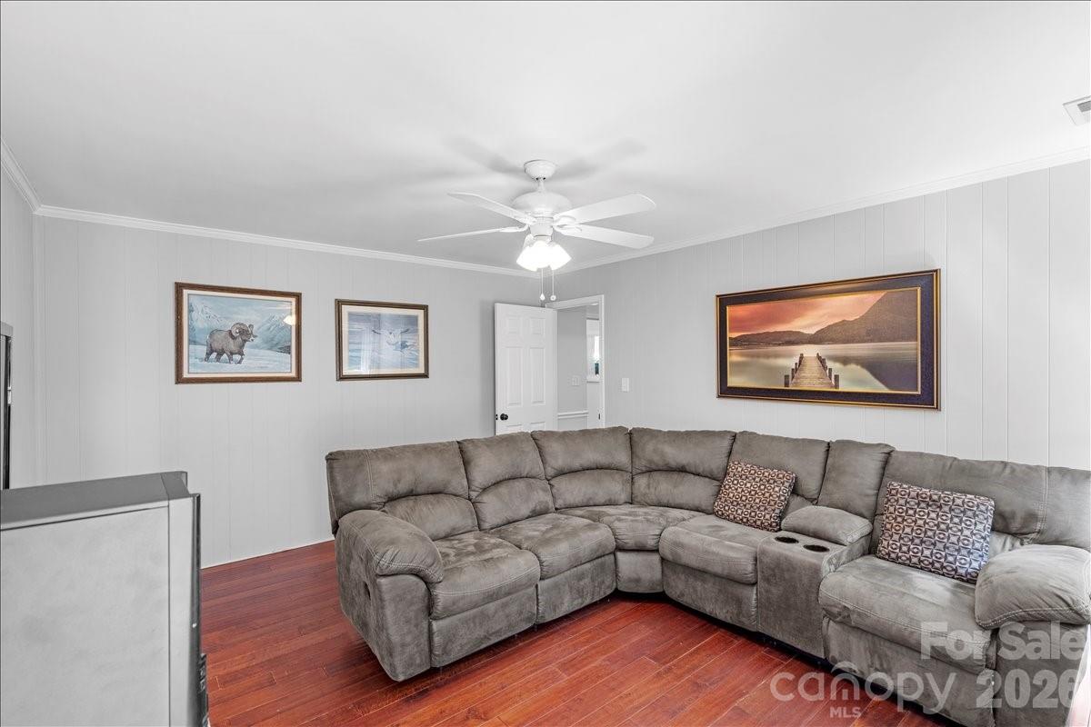 9614 Lone Oak Court Property Photo 14