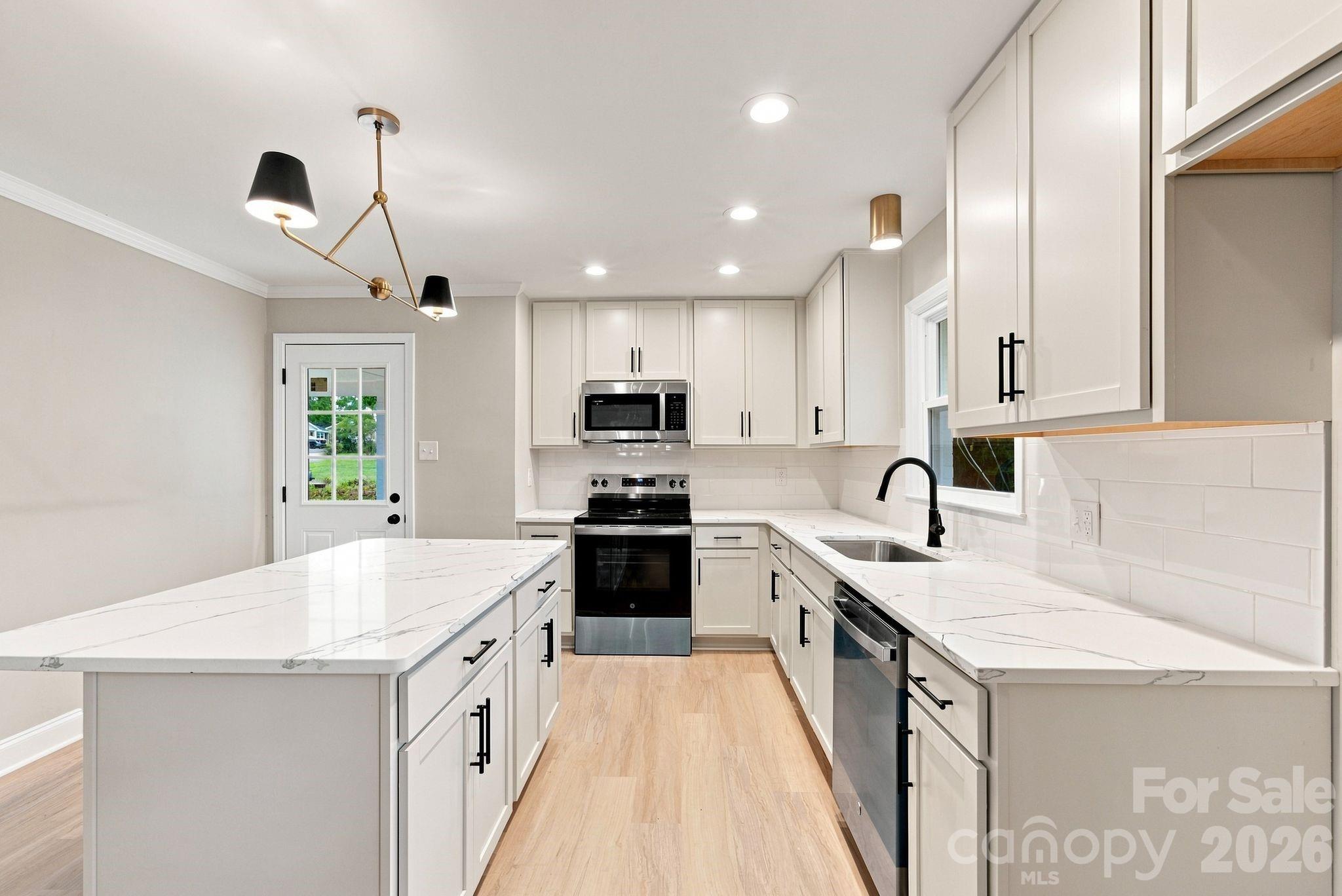 656 Harrell Street Property Photo 4