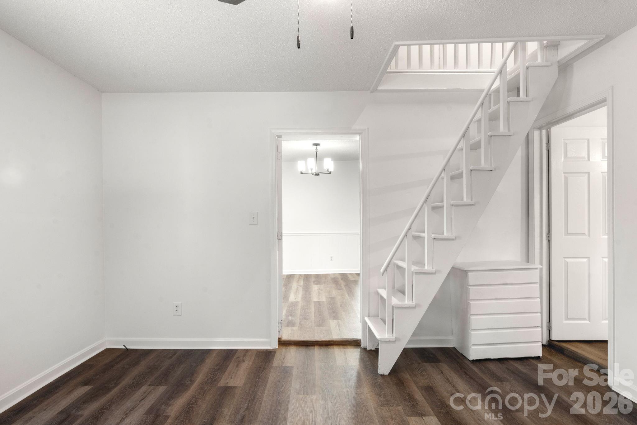 609 S Oak Street Property Photo 7