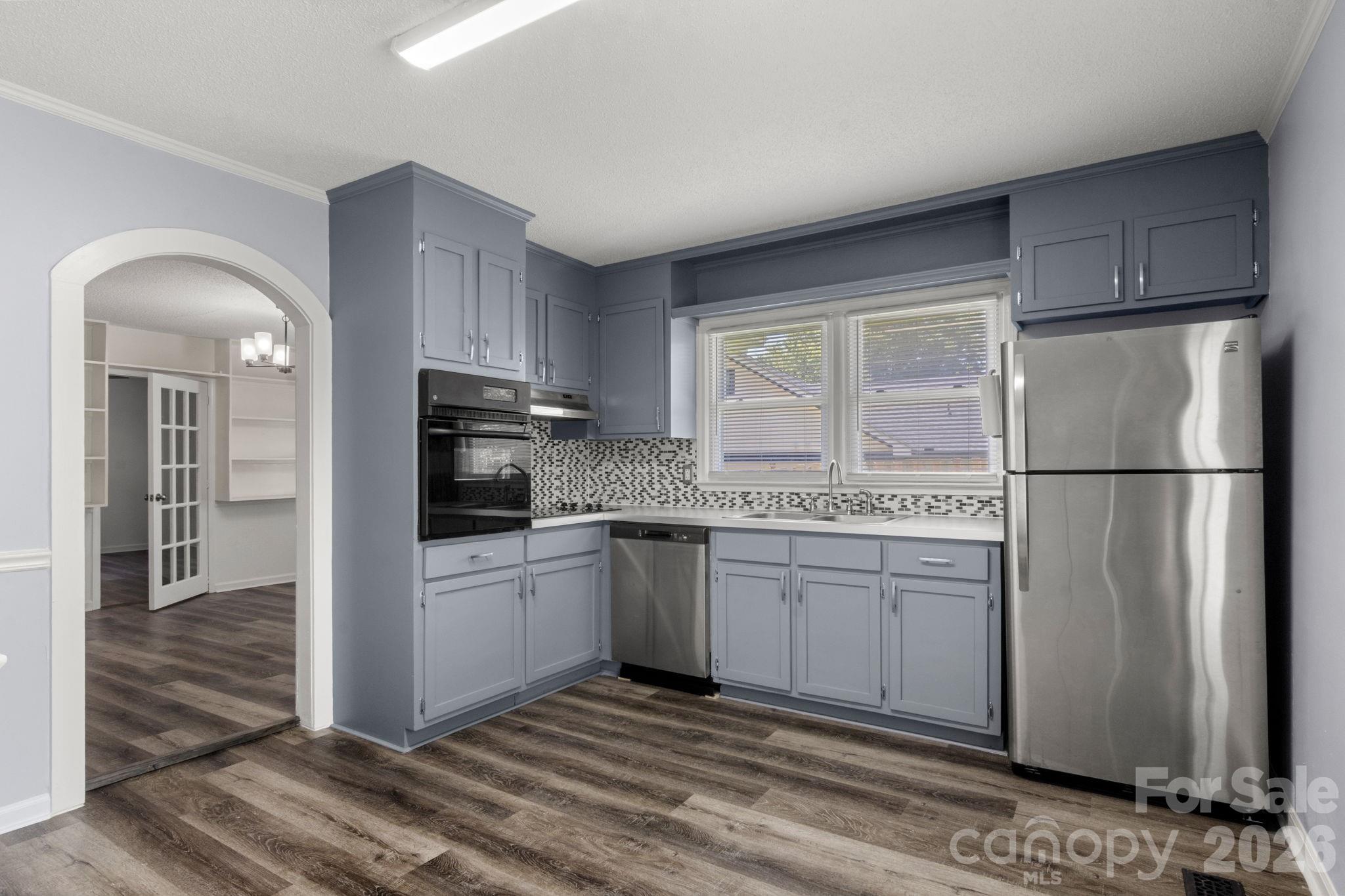 609 S Oak Street Property Photo 11