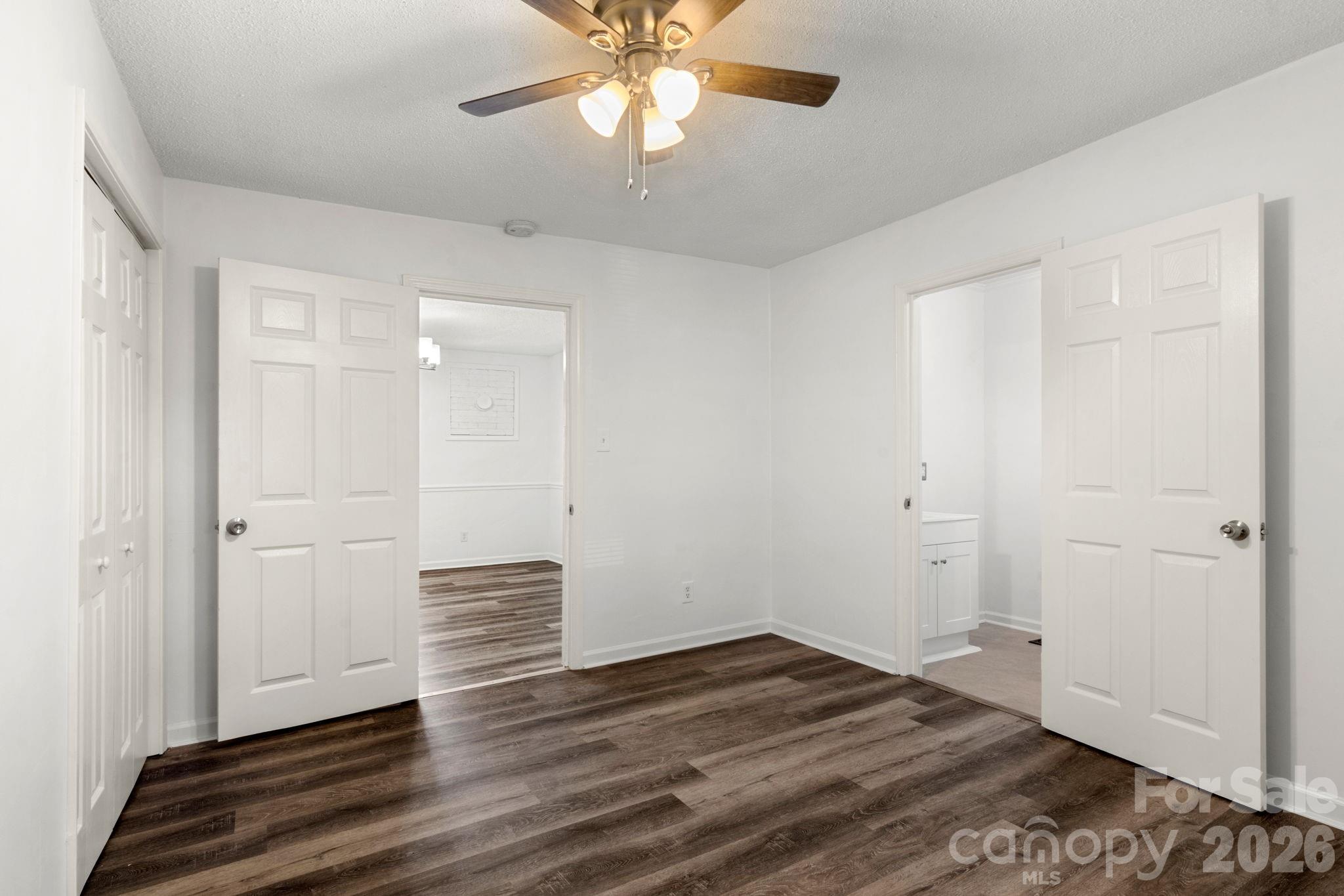 609 S Oak Street Property Photo 17