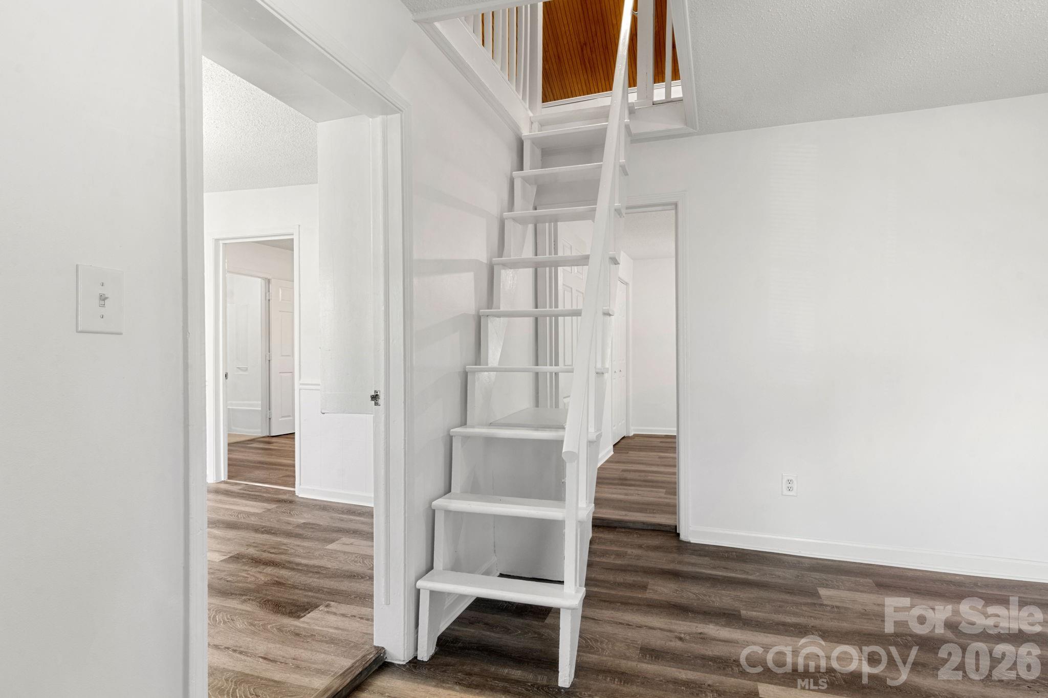 609 S Oak Street Property Photo 22
