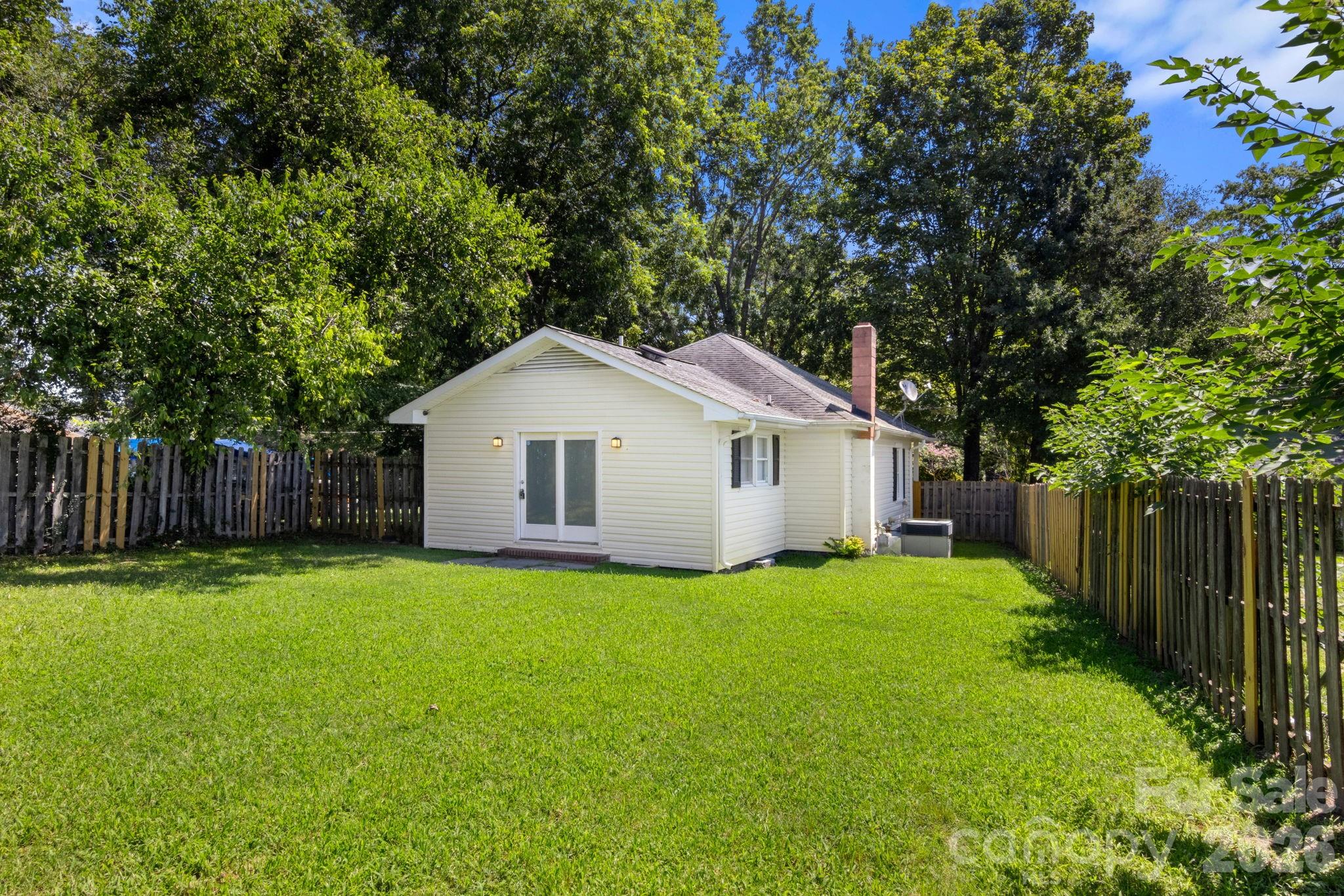 609 S Oak Street Property Photo 26