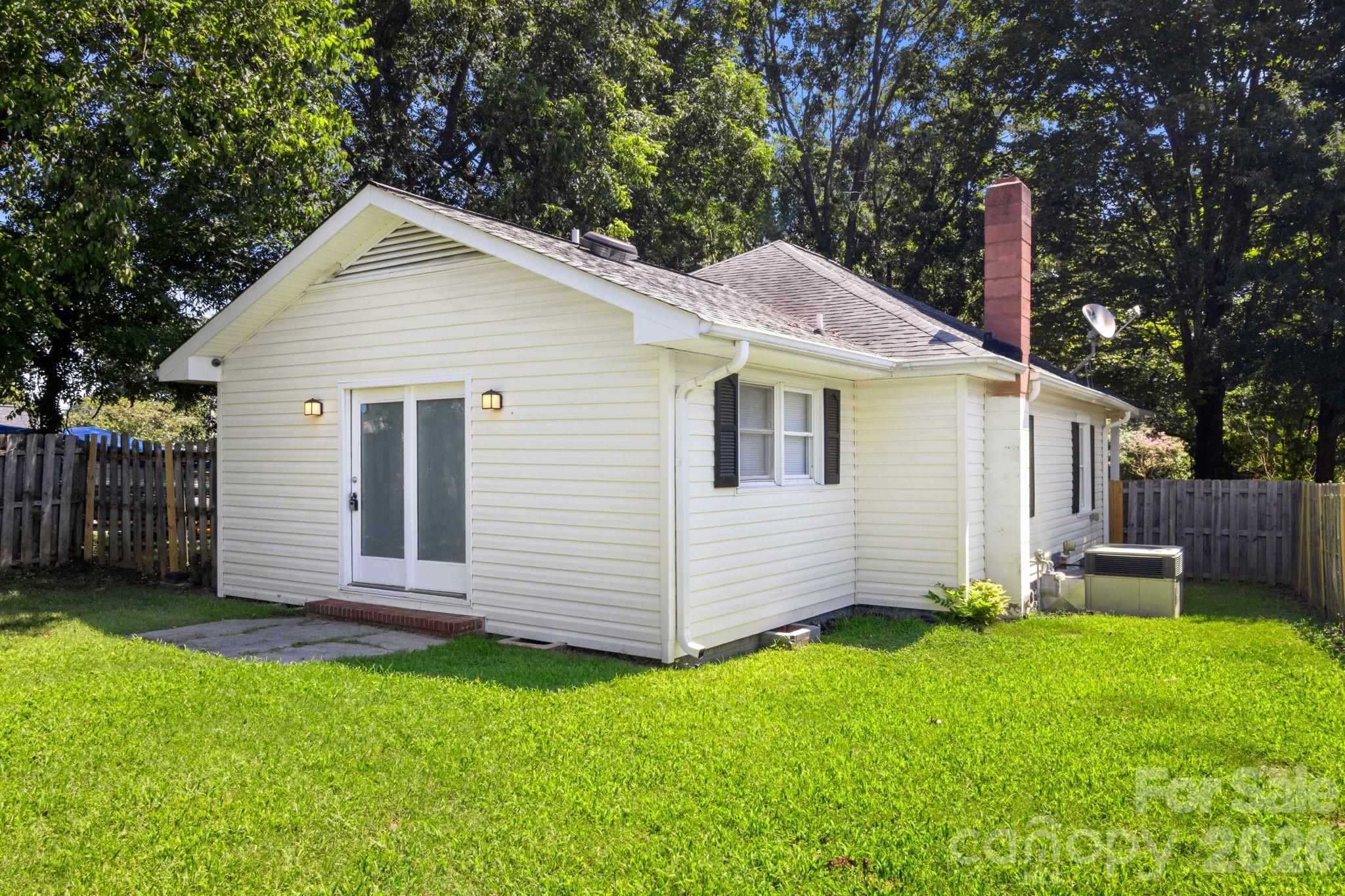 609 S Oak Street Property Photo 27