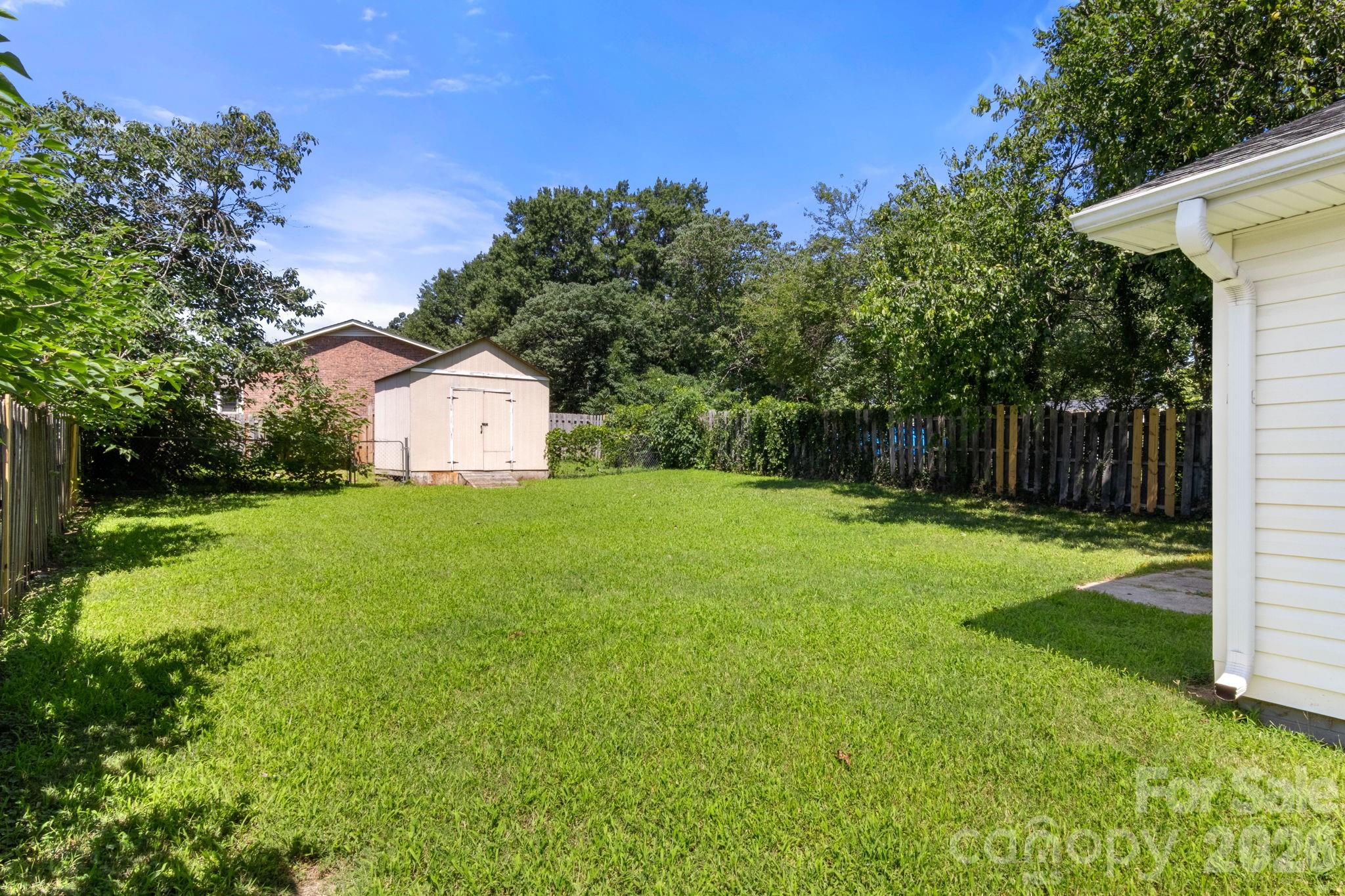 609 S Oak Street Property Photo 28