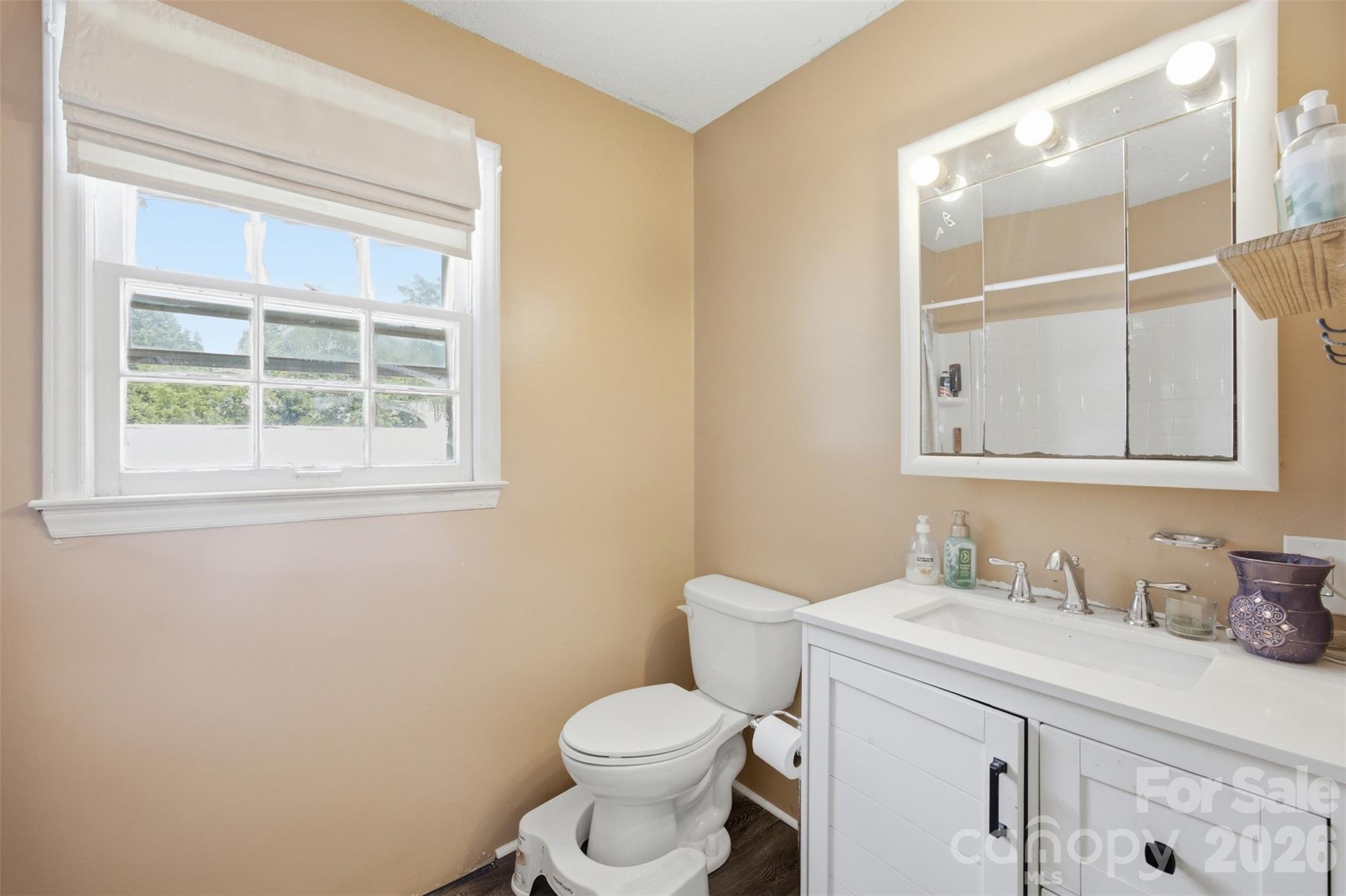 302 Charlotte Street Property Photo 13