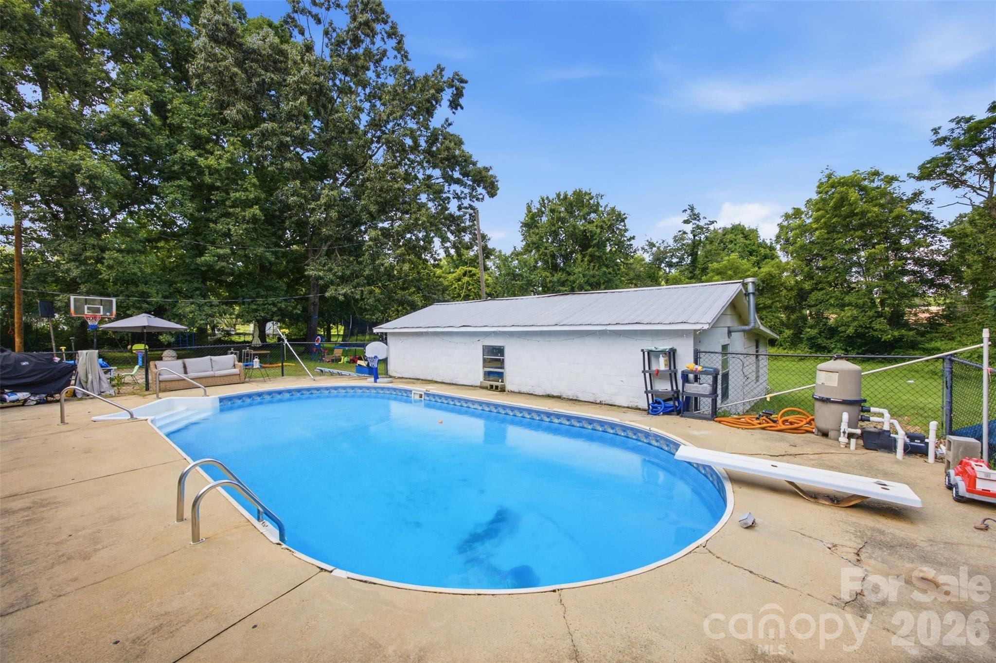 302 Charlotte Street Property Photo 25