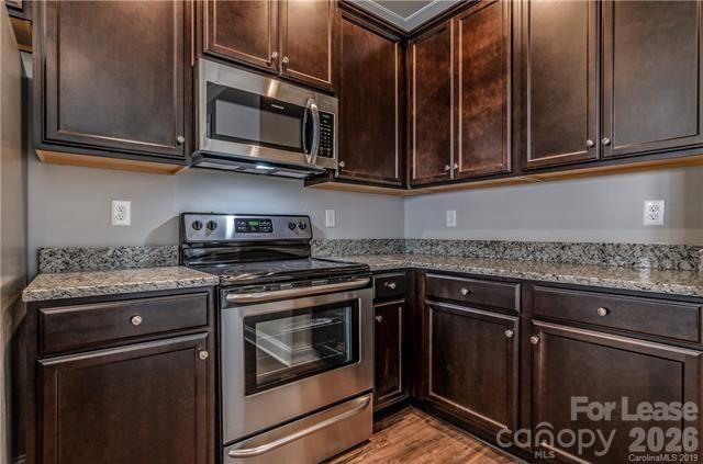 362 Halton Crossing Drive Property Photo 7