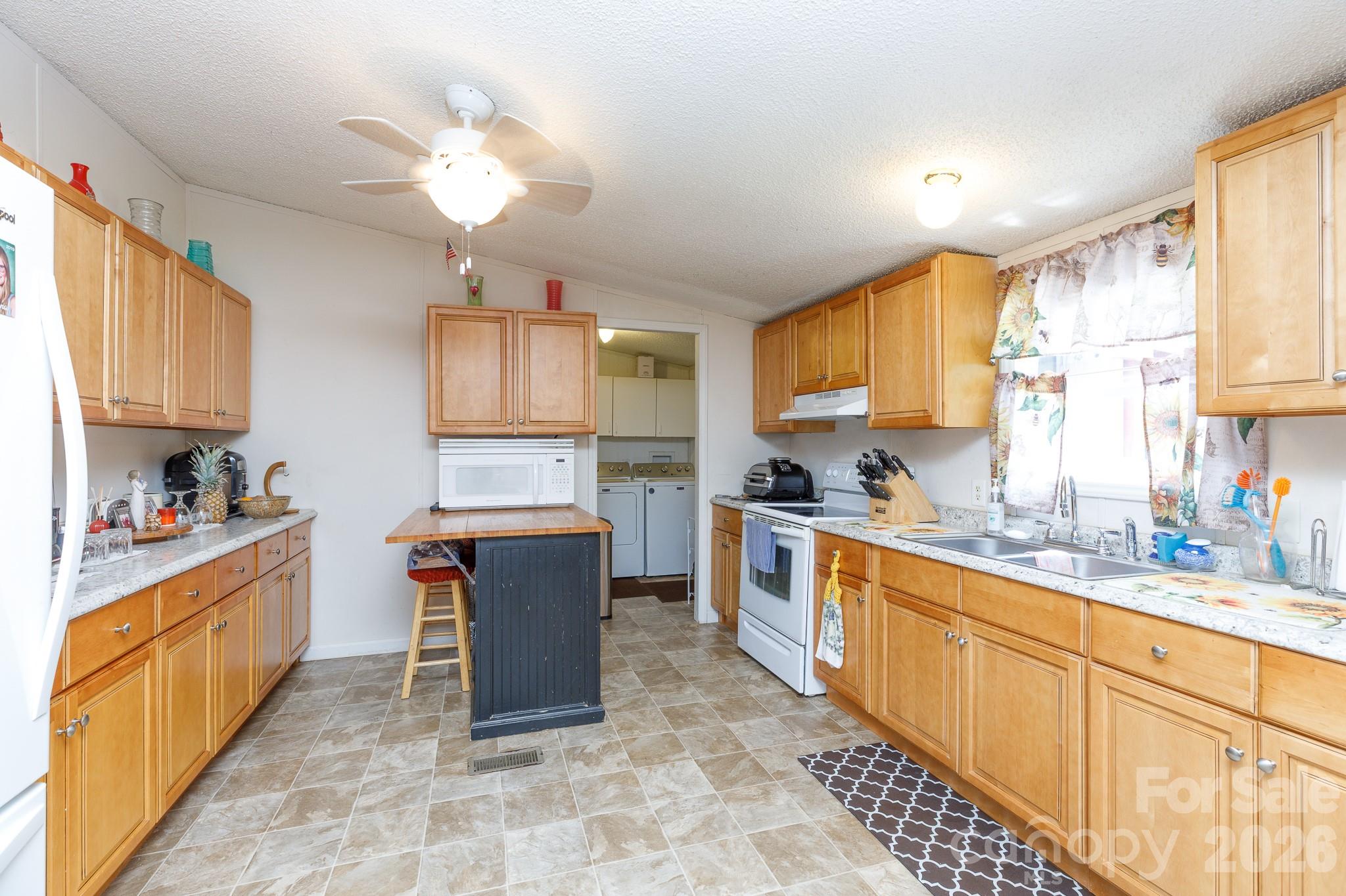 1910 Hardin Strait Road Property Photo 5