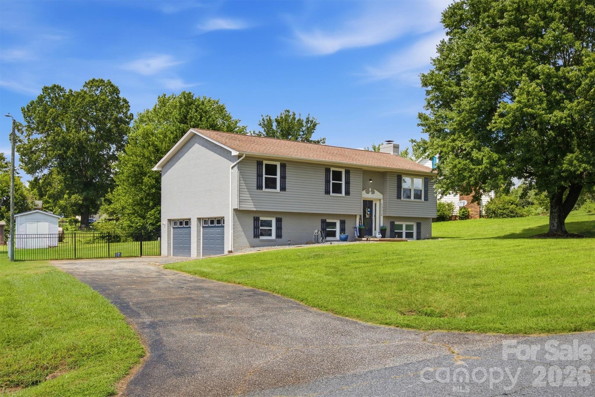 1772 Woodridge Circle Property Photo 6