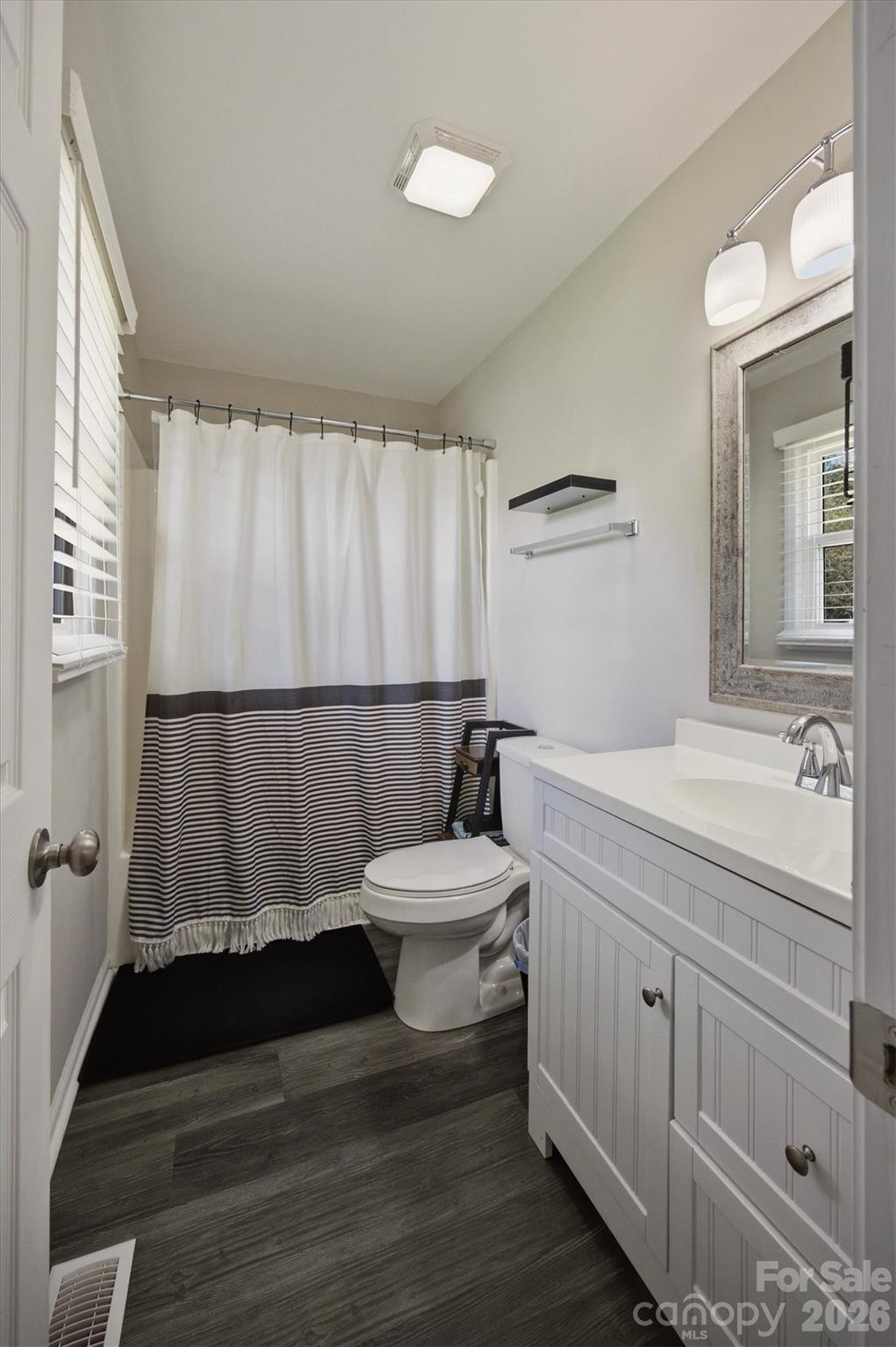 1772 Woodridge Circle Property Photo 13