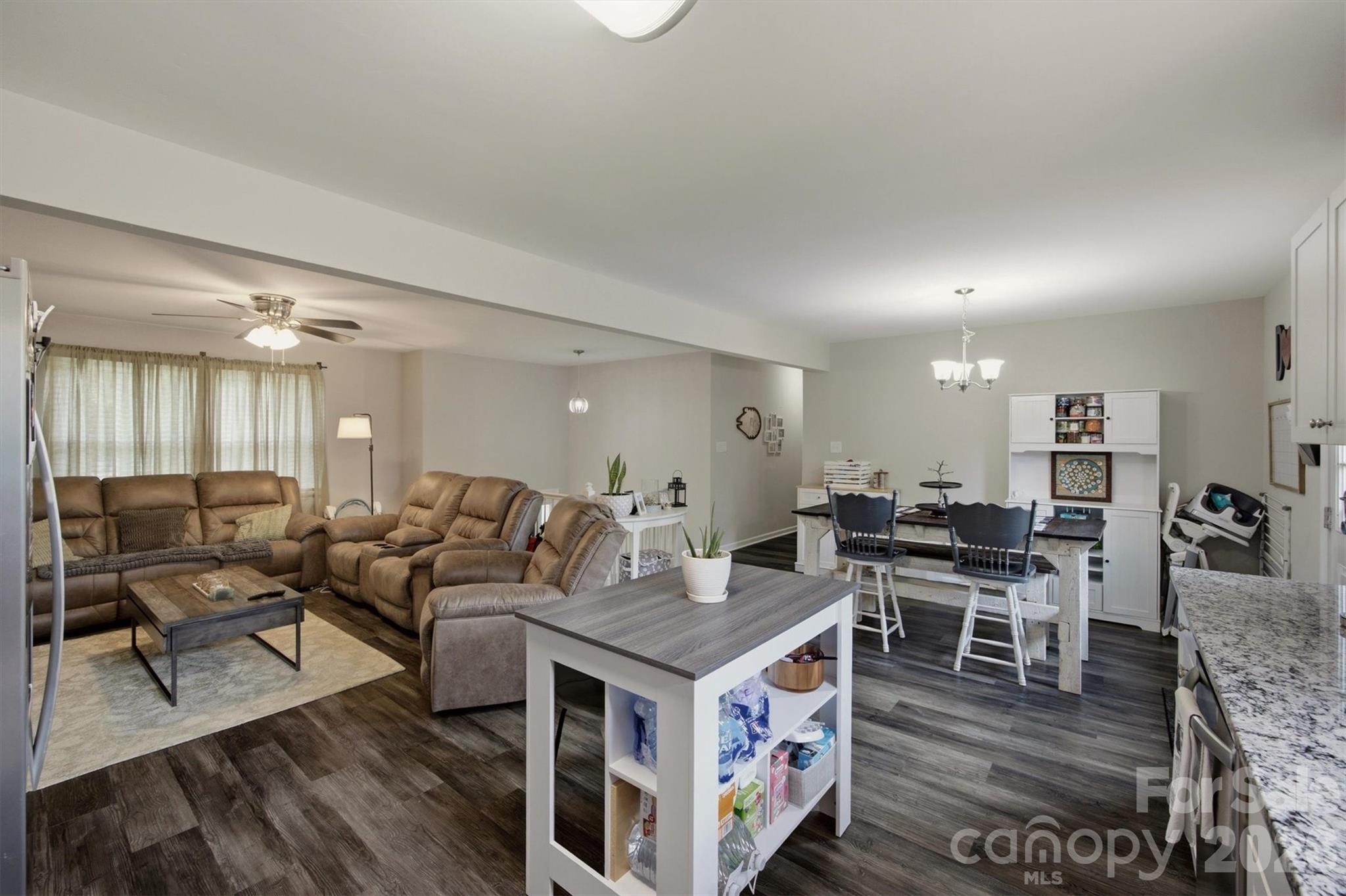 1772 Woodridge Circle Property Photo 17