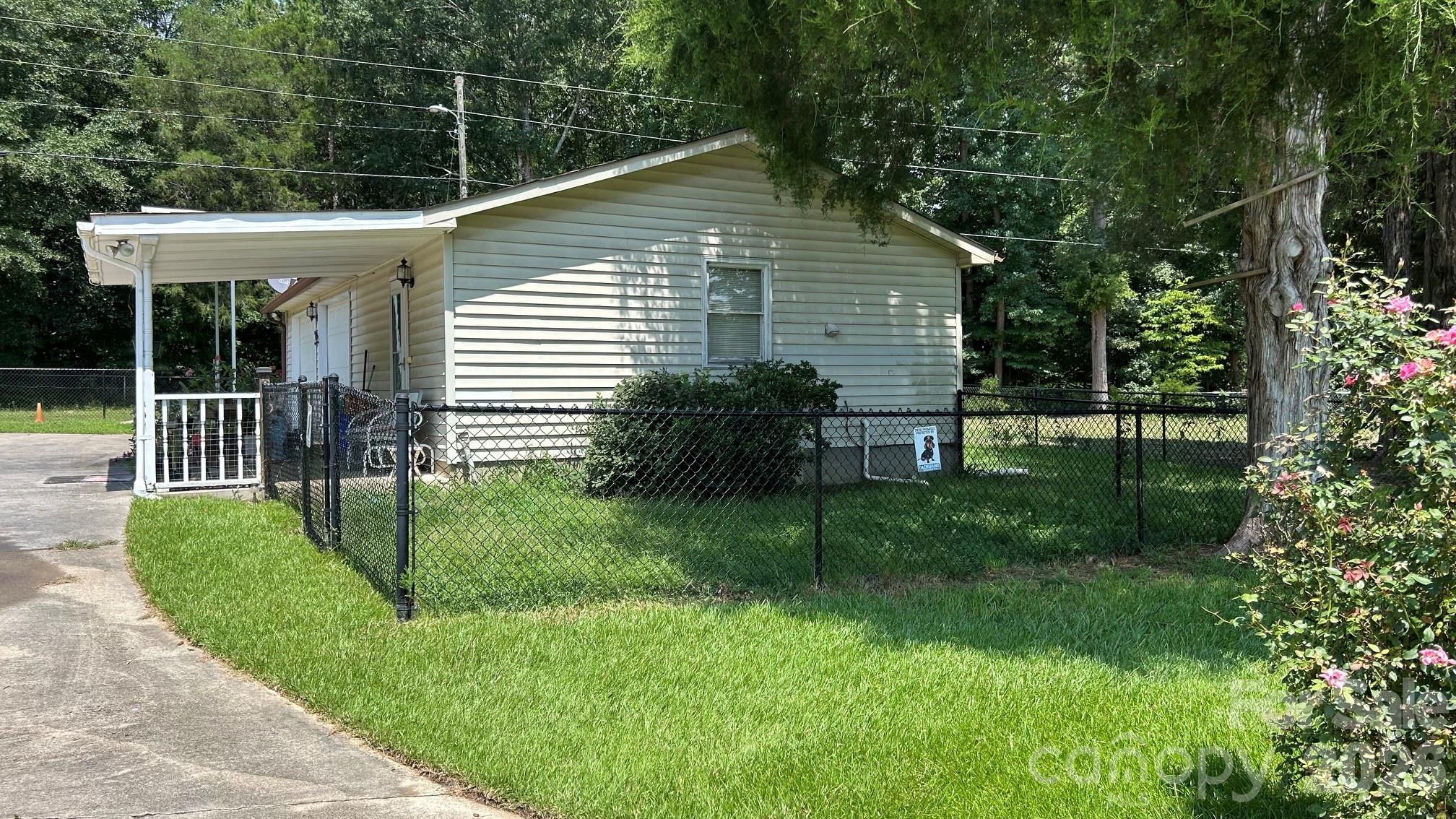 2323 Cherry Road Property Photo 6