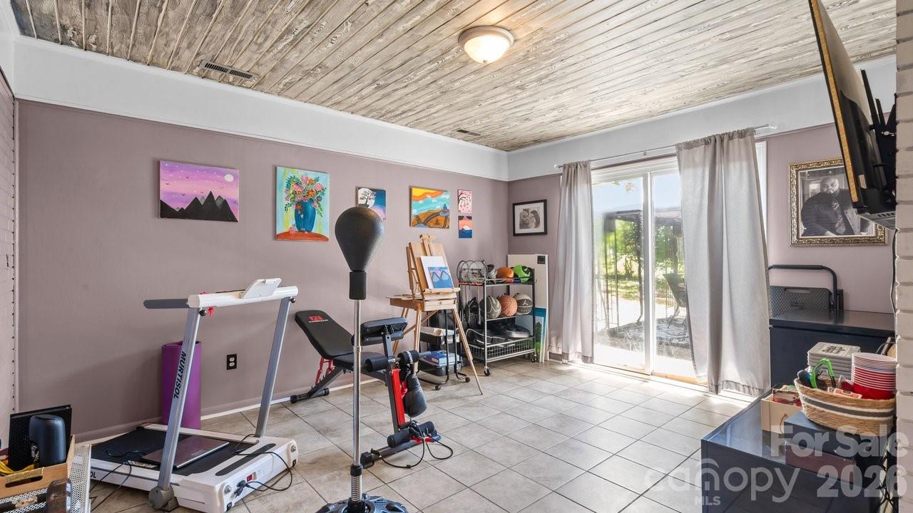 1201 Memory Lane Property Photo 17