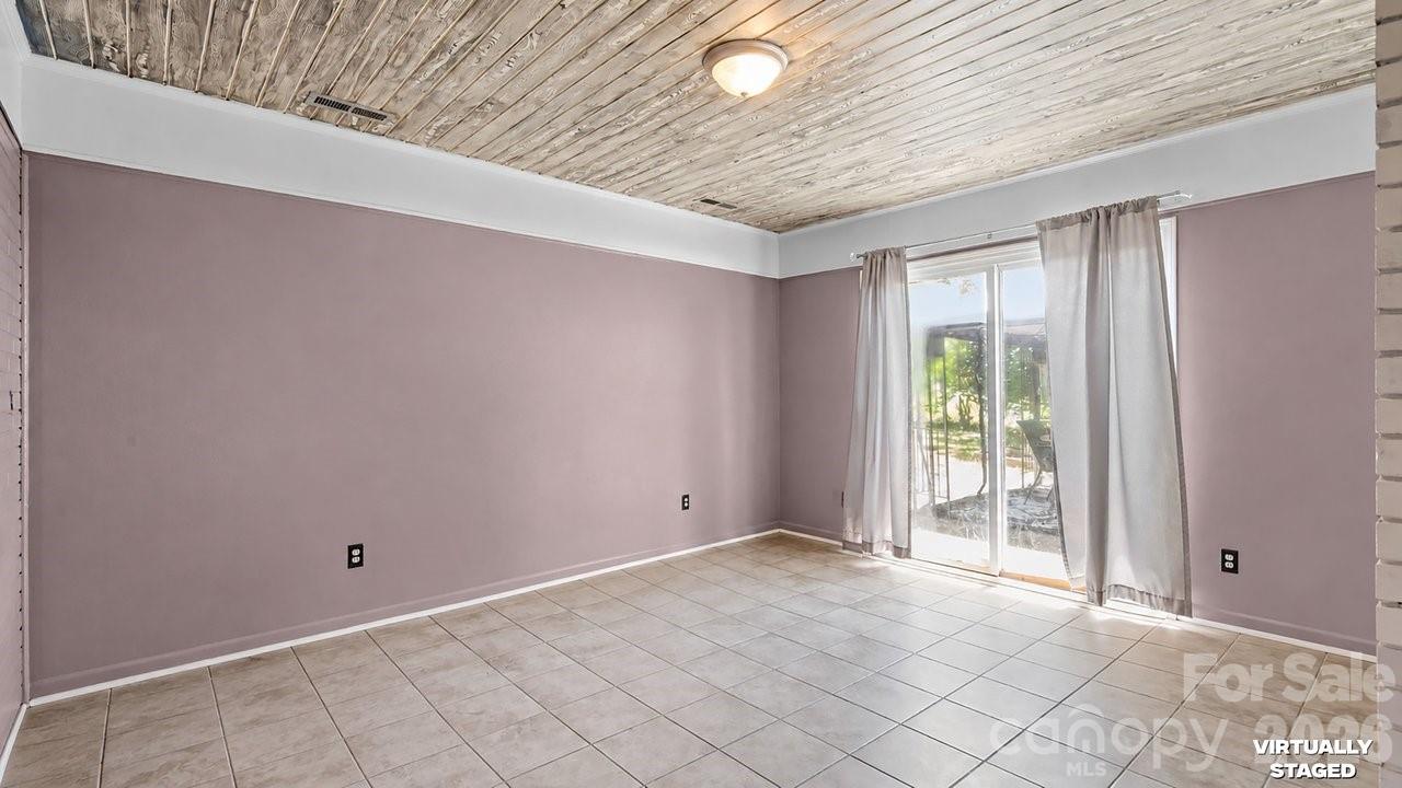 1201 Memory Lane Property Photo 18