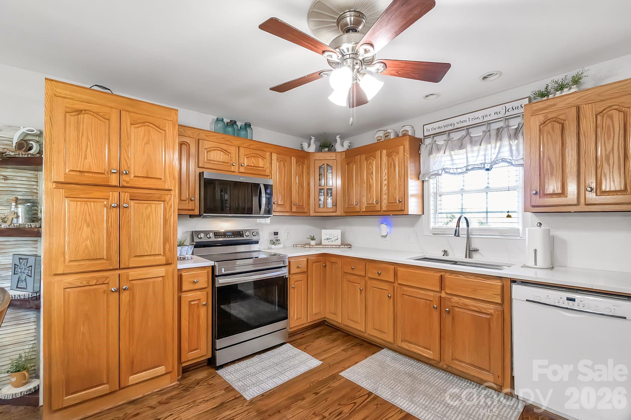 5507 Land Harbour Drive Property Photo 7