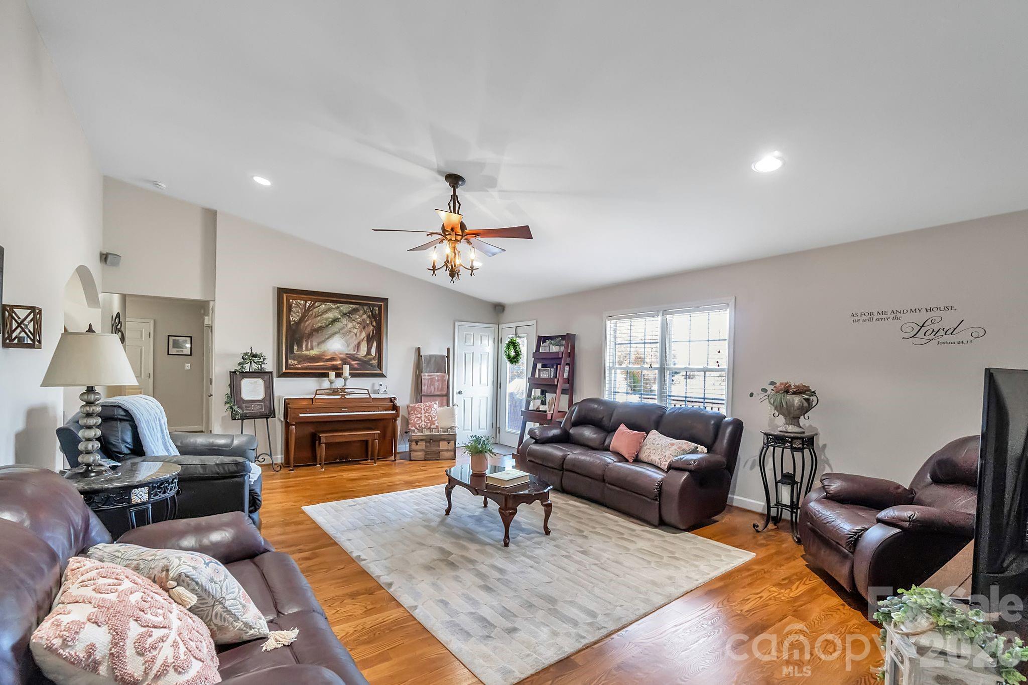 5507 Land Harbour Drive Property Photo 10