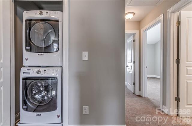 359 Halton Crossing Drive Property Photo 14