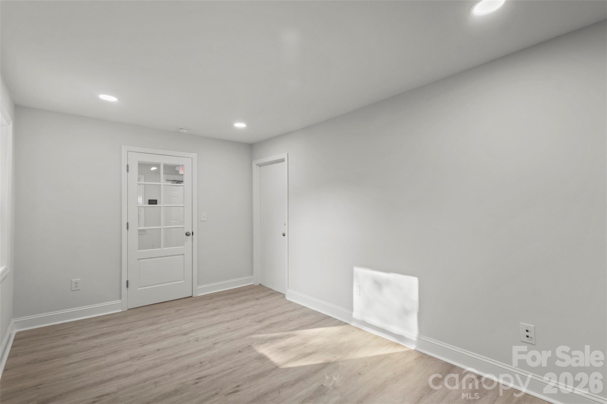 679 Oakridge Farm Highway Property Photo 5