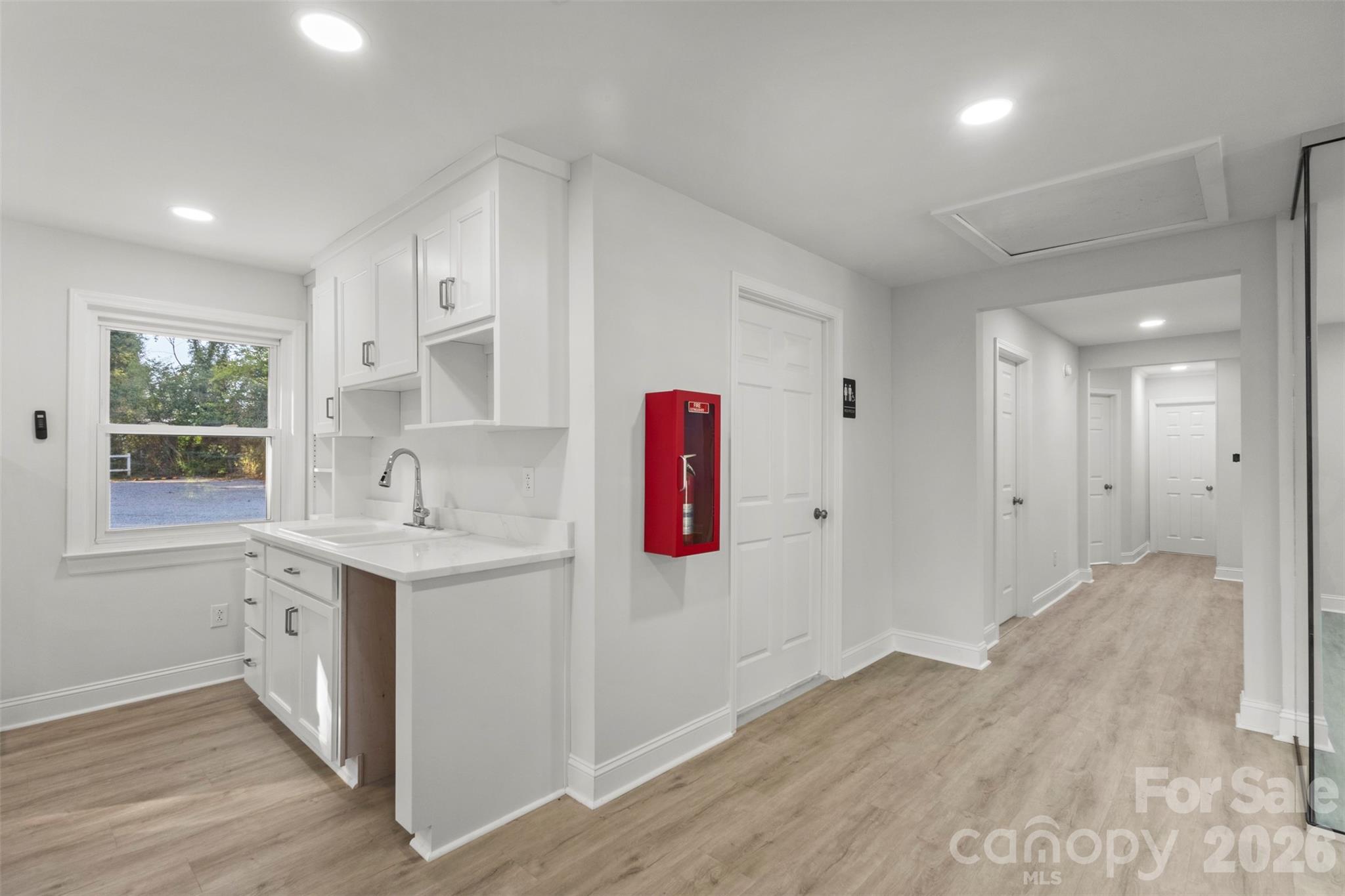 679 Oakridge Farm Highway Property Photo 12