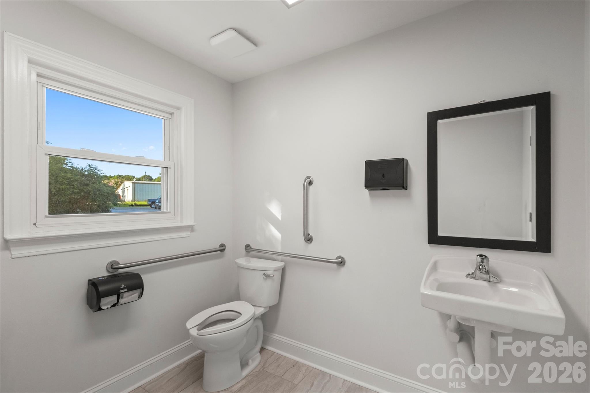 679 Oakridge Farm Highway Property Photo 13