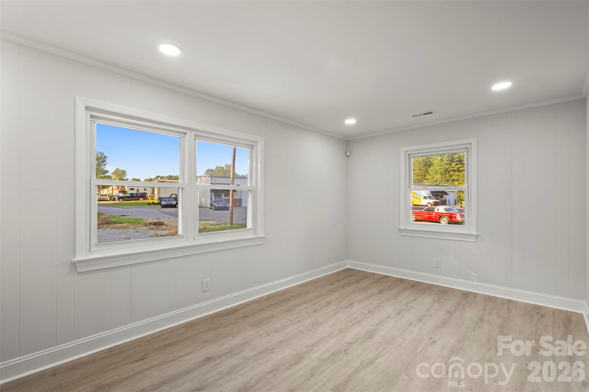 679 Oakridge Farm Highway Property Photo 16