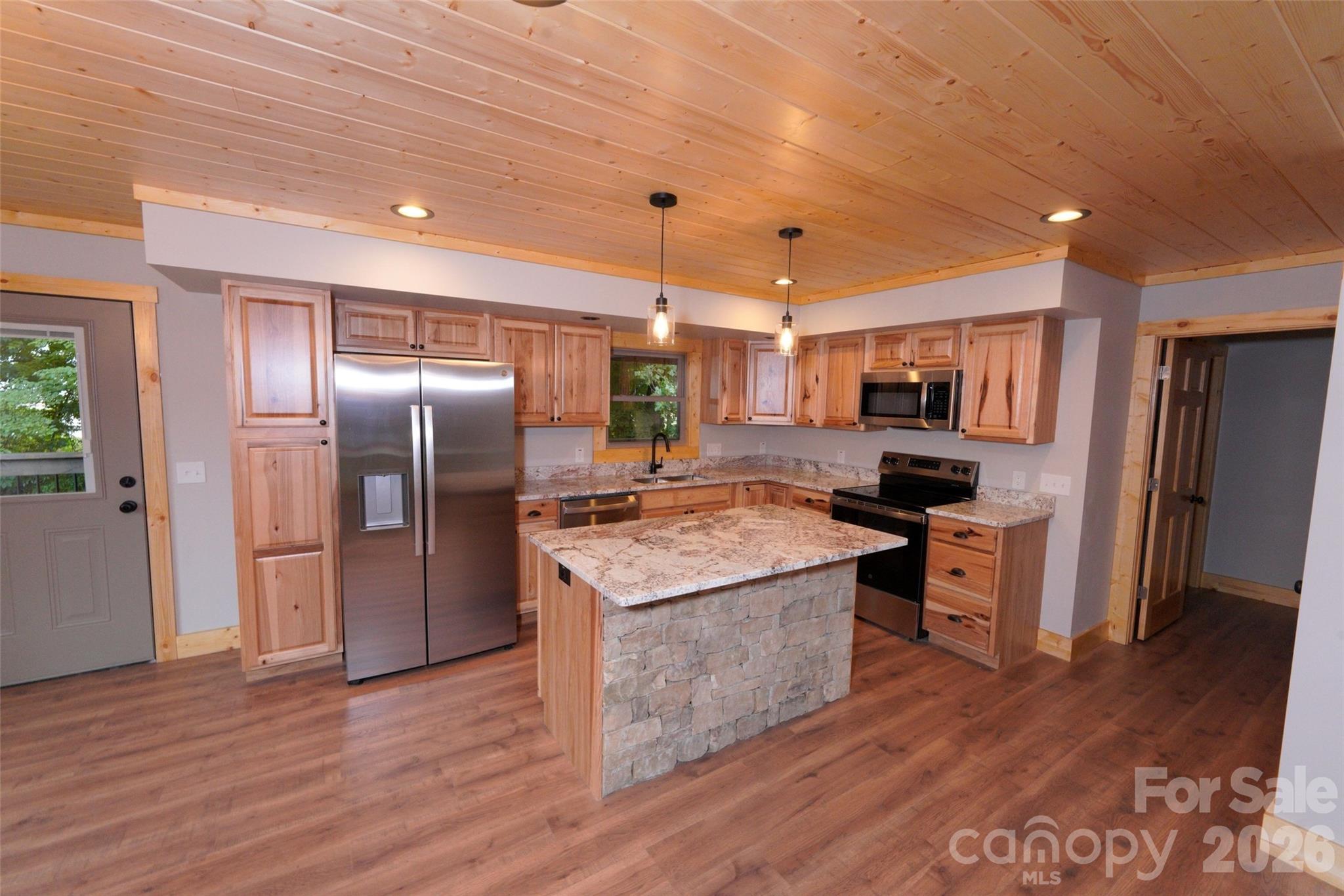 616 Twinbrook Lane Property Photo 6