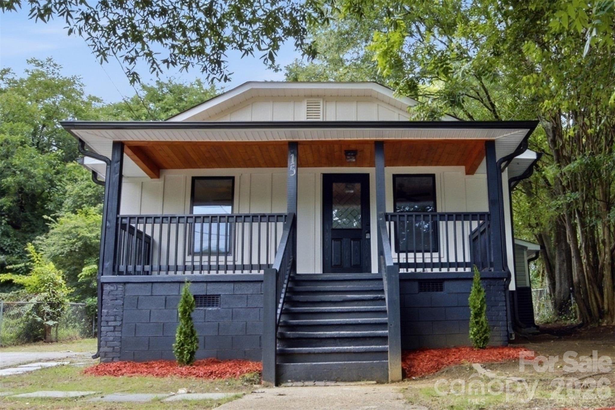 15 Meadowview Avenue Property Photo 1