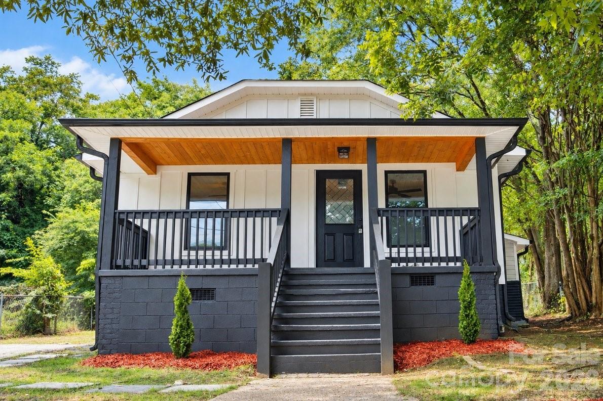 15 Meadowview Avenue Property Photo 1