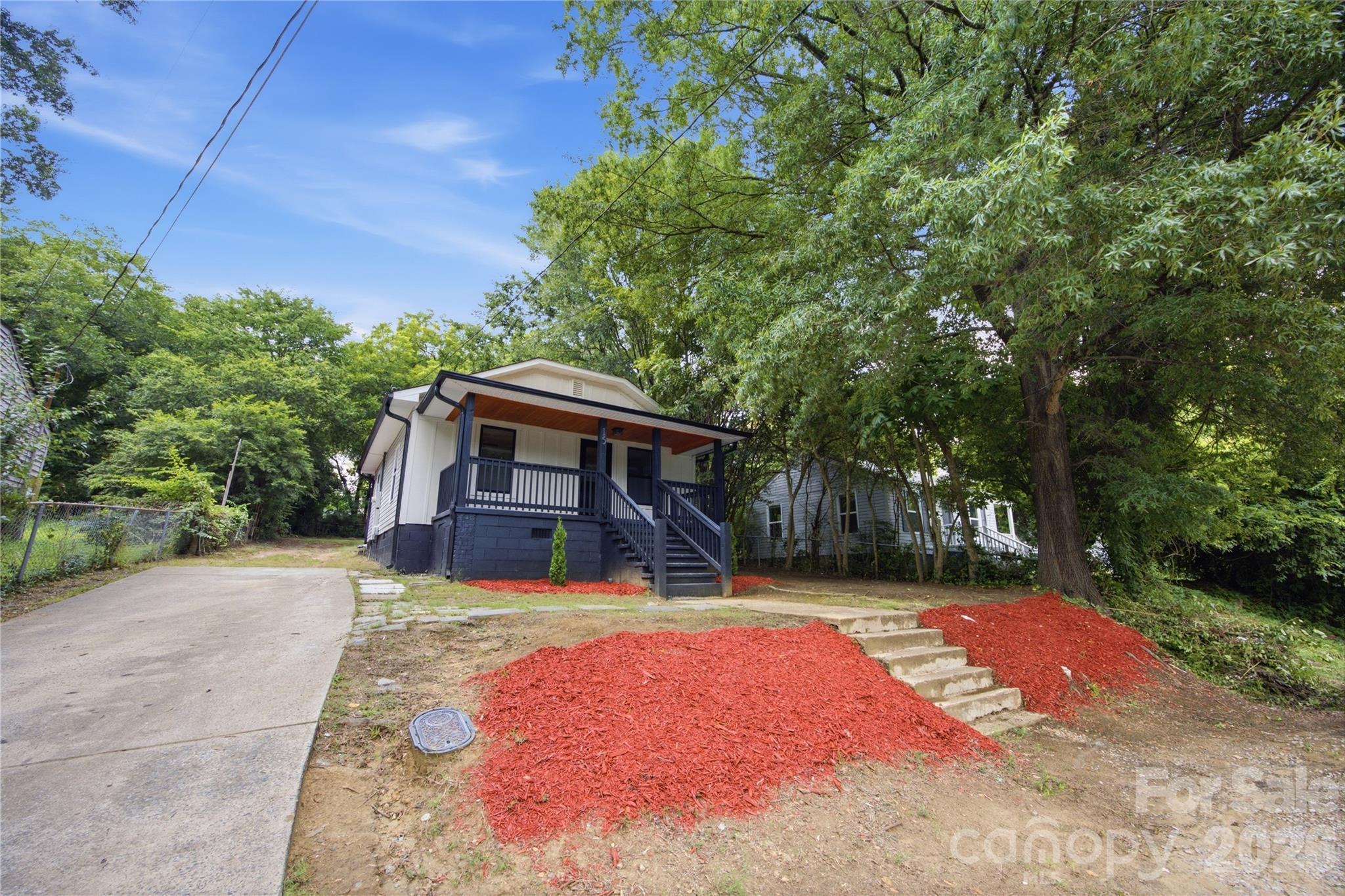 15 Meadowview Avenue Property Photo 3