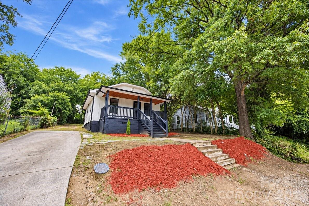 15 Meadowview Avenue Property Photo 3
