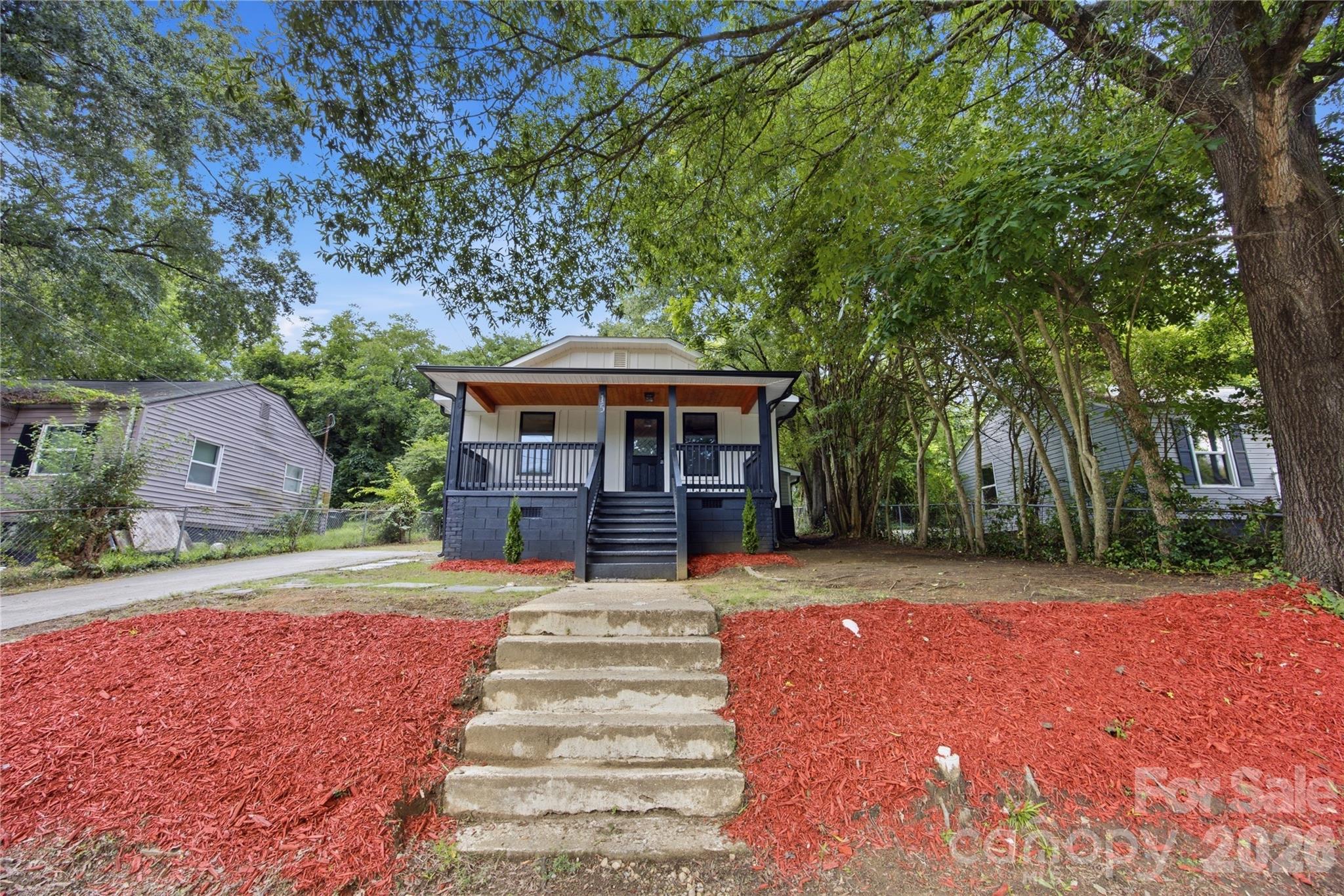 15 Meadowview Avenue Property Photo 4