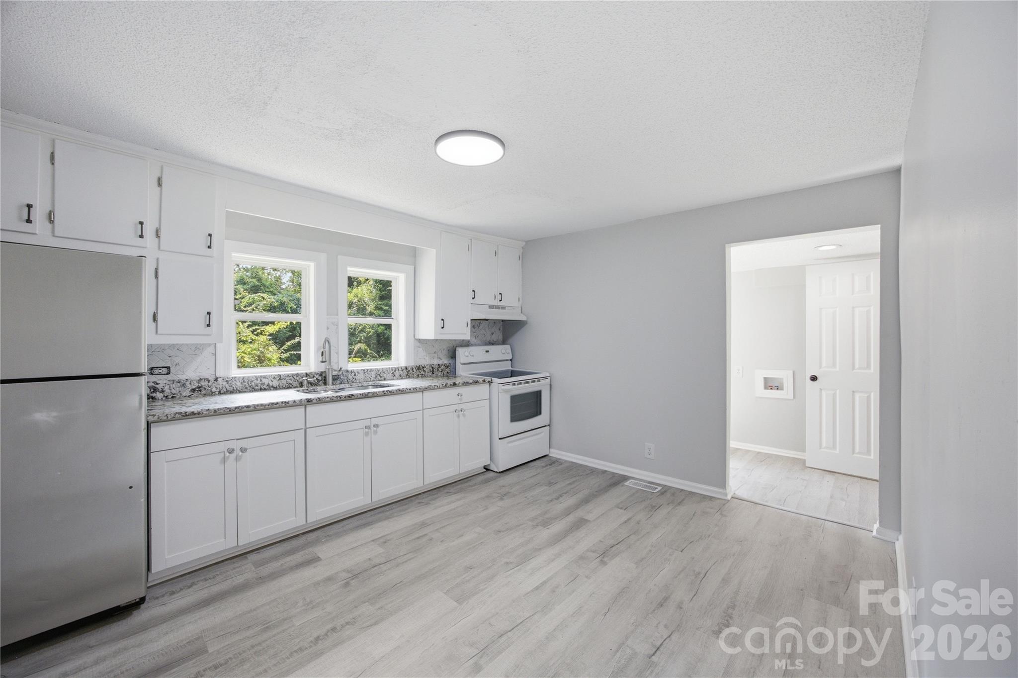 15 Meadowview Avenue Property Photo 10