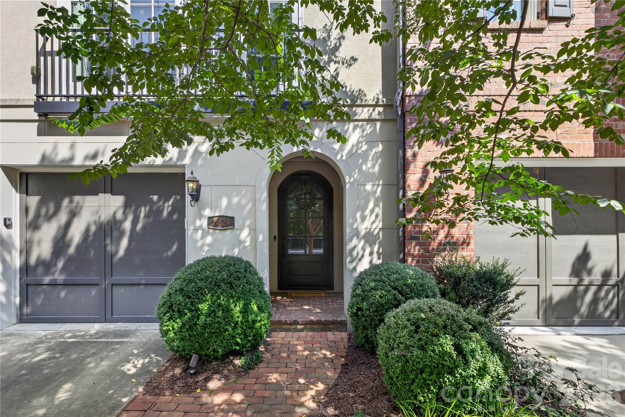 1624 Lombardy Circle Property Photo 1