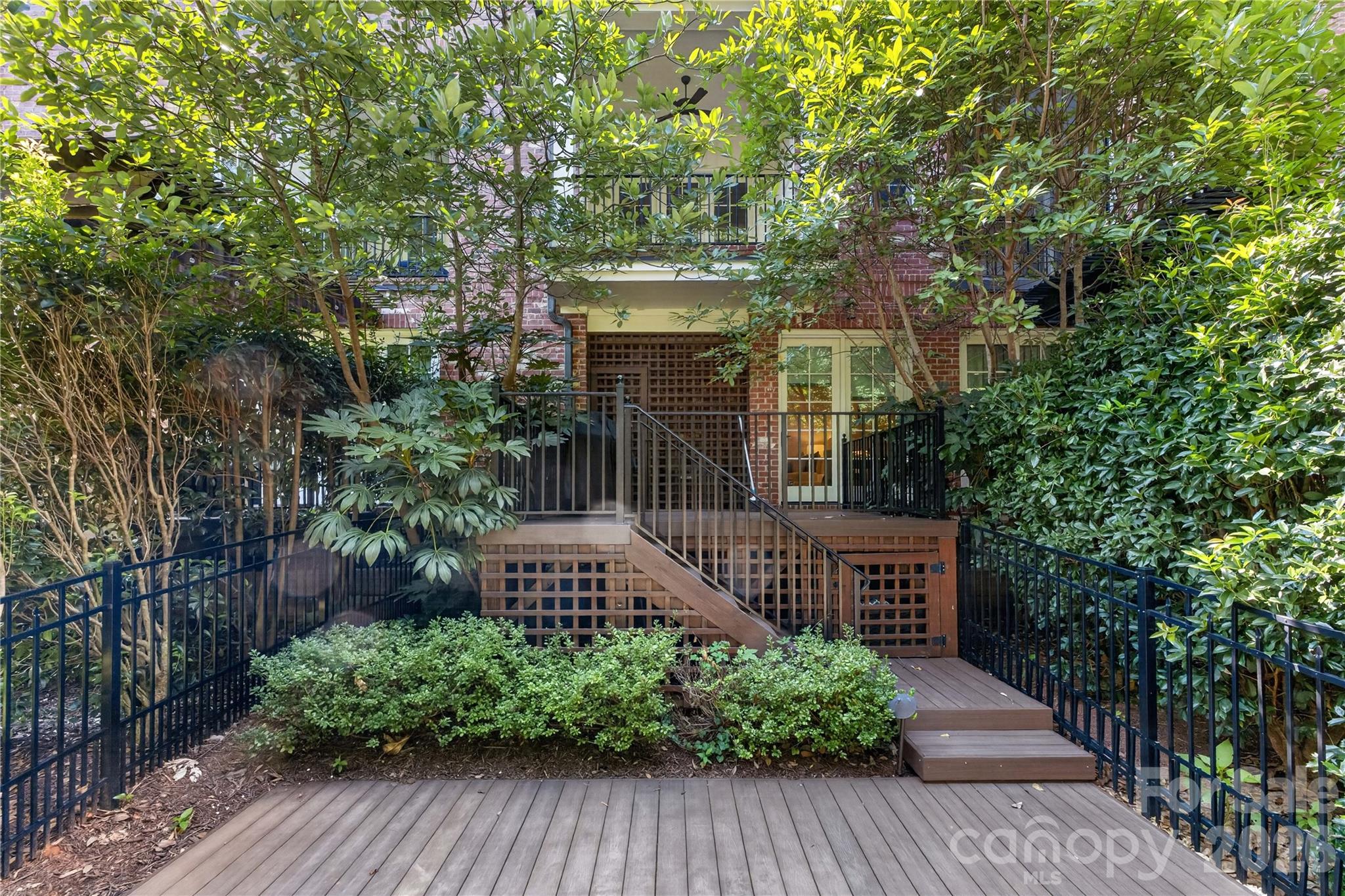1624 Lombardy Circle Property Photo 27