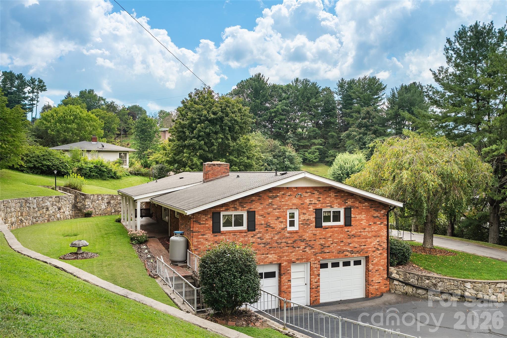 62 W Haywood Drive Property Photo 4