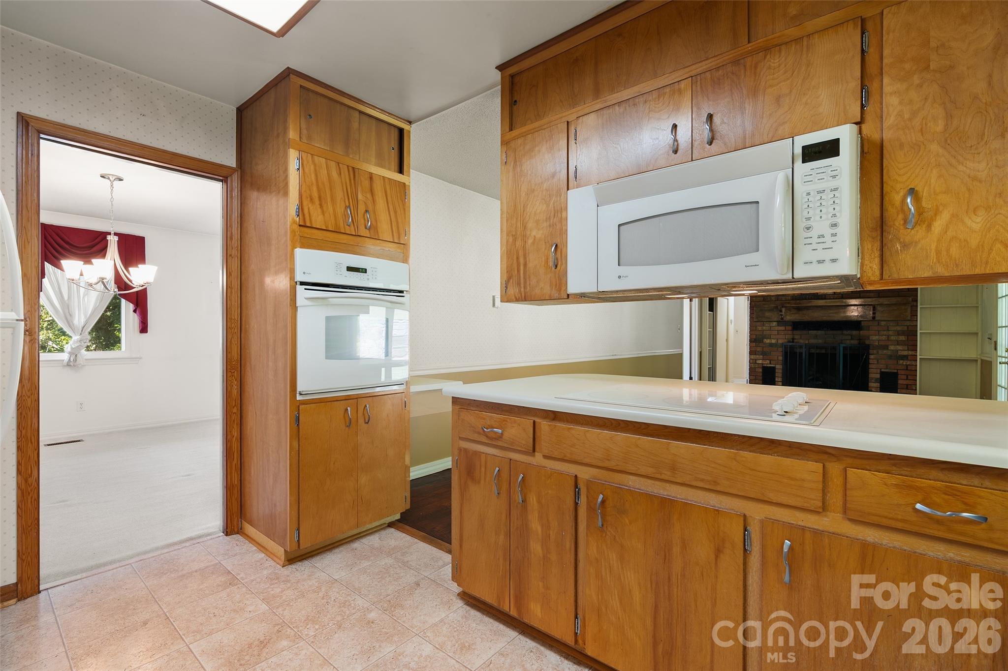 62 W Haywood Drive Property Photo 13