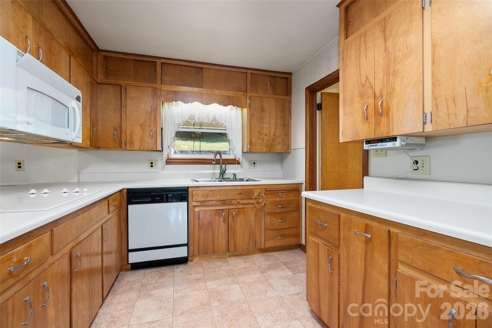 62 W Haywood Drive Property Photo 14