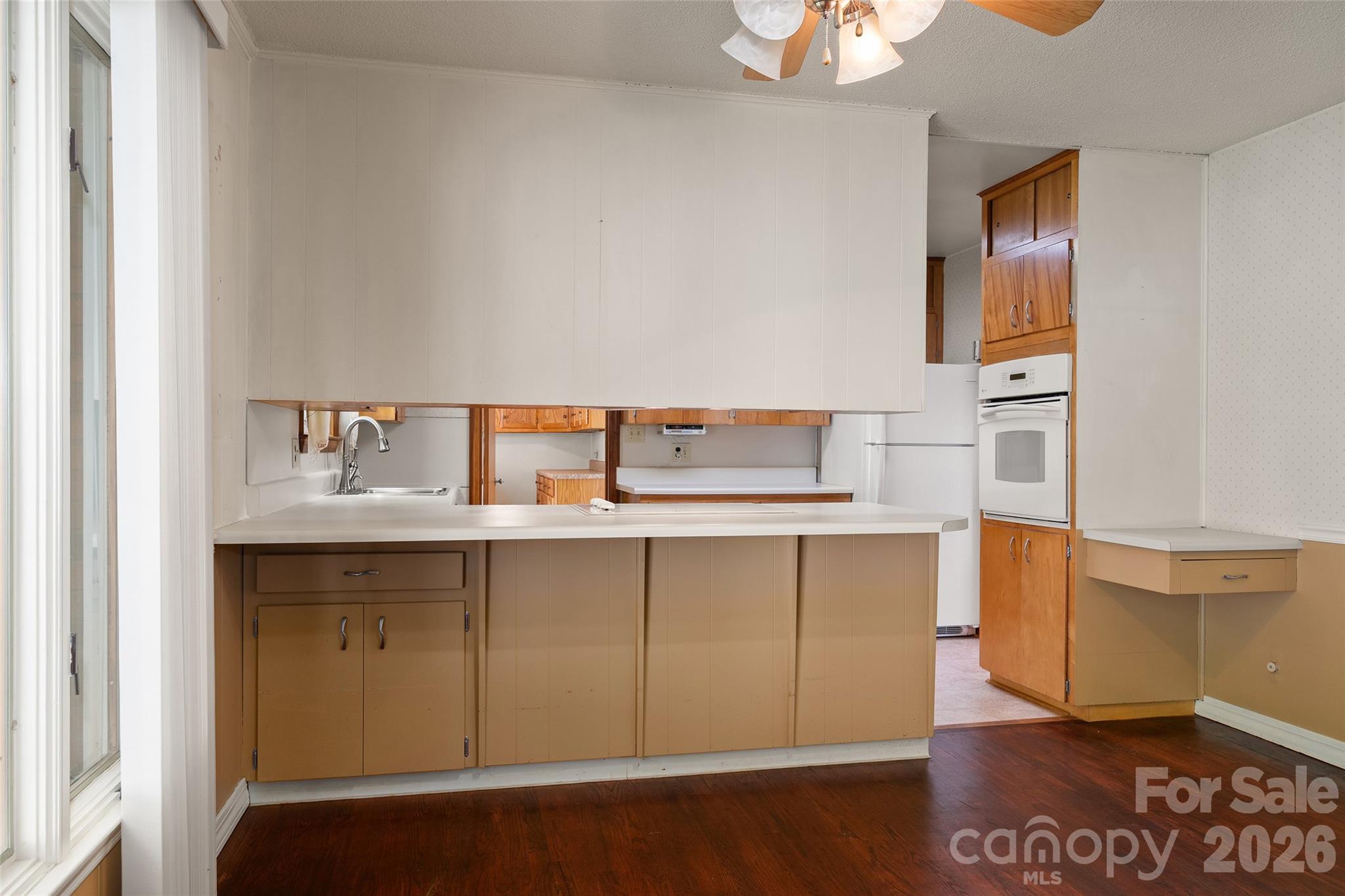 62 W Haywood Drive Property Photo 15