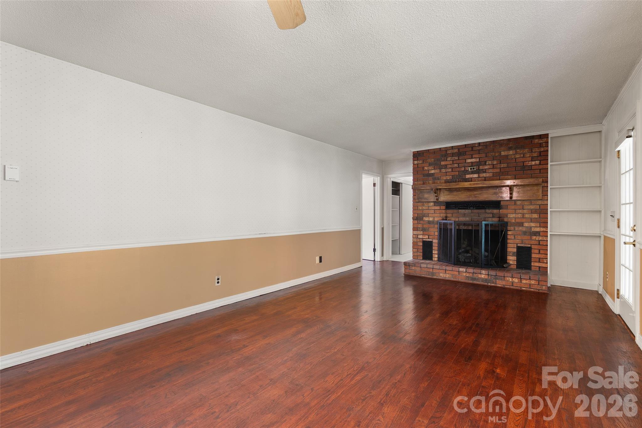 62 W Haywood Drive Property Photo 17