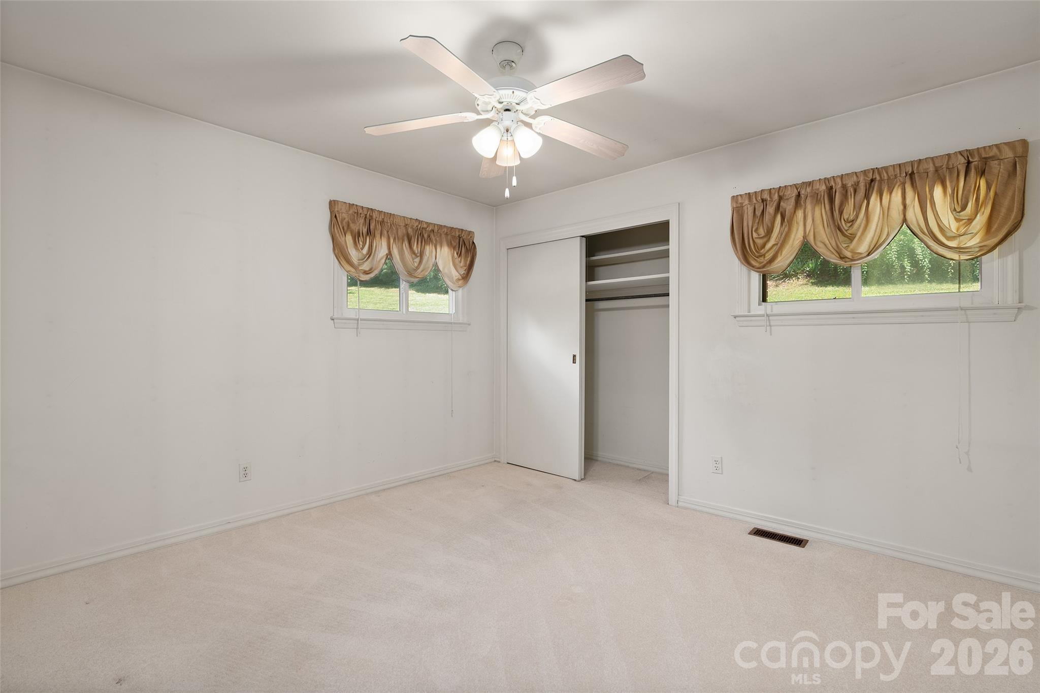 62 W Haywood Drive Property Photo 22