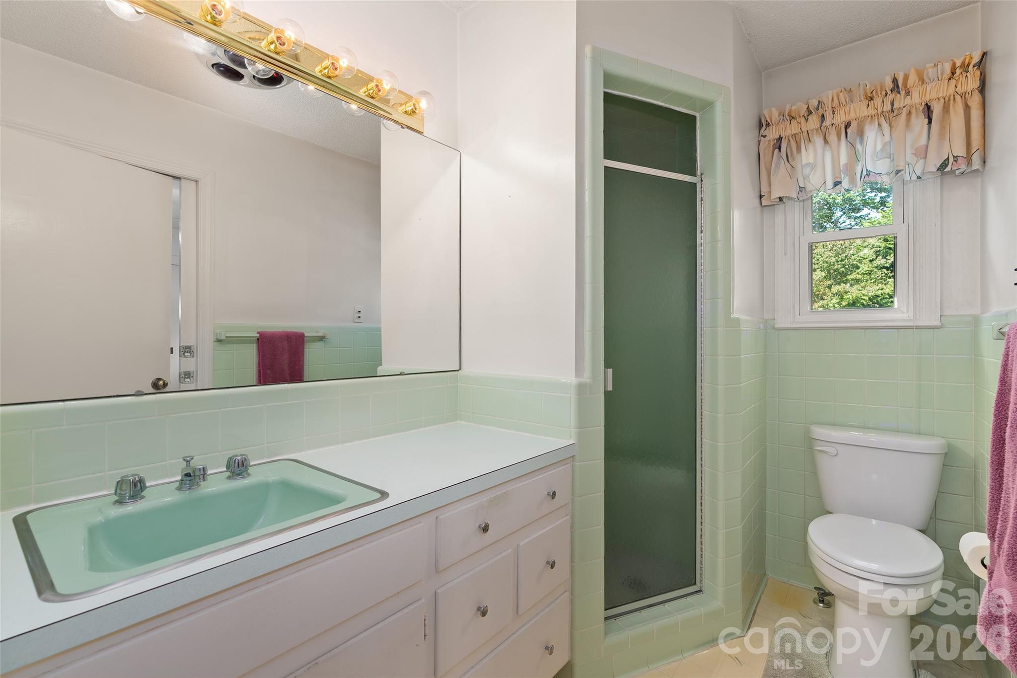 62 W Haywood Drive Property Photo 25