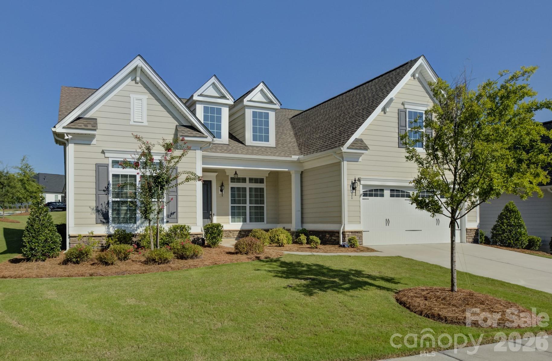 82105 Standing Oak Drive Property Photo 1