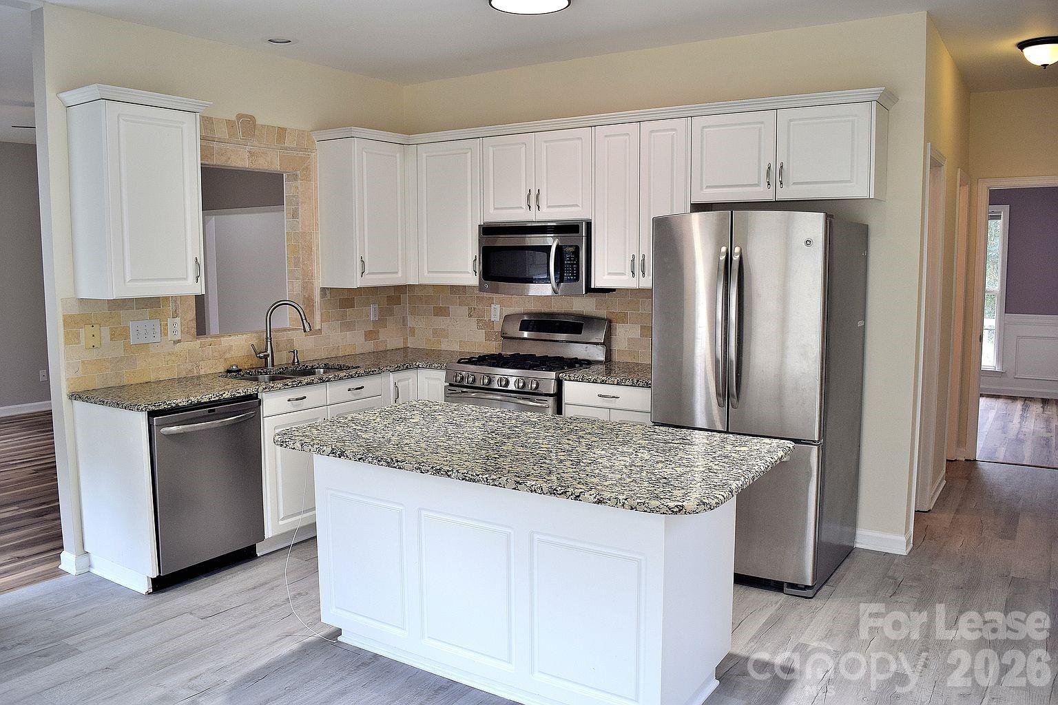 2941 Glen Summit Drive Property Photo 2