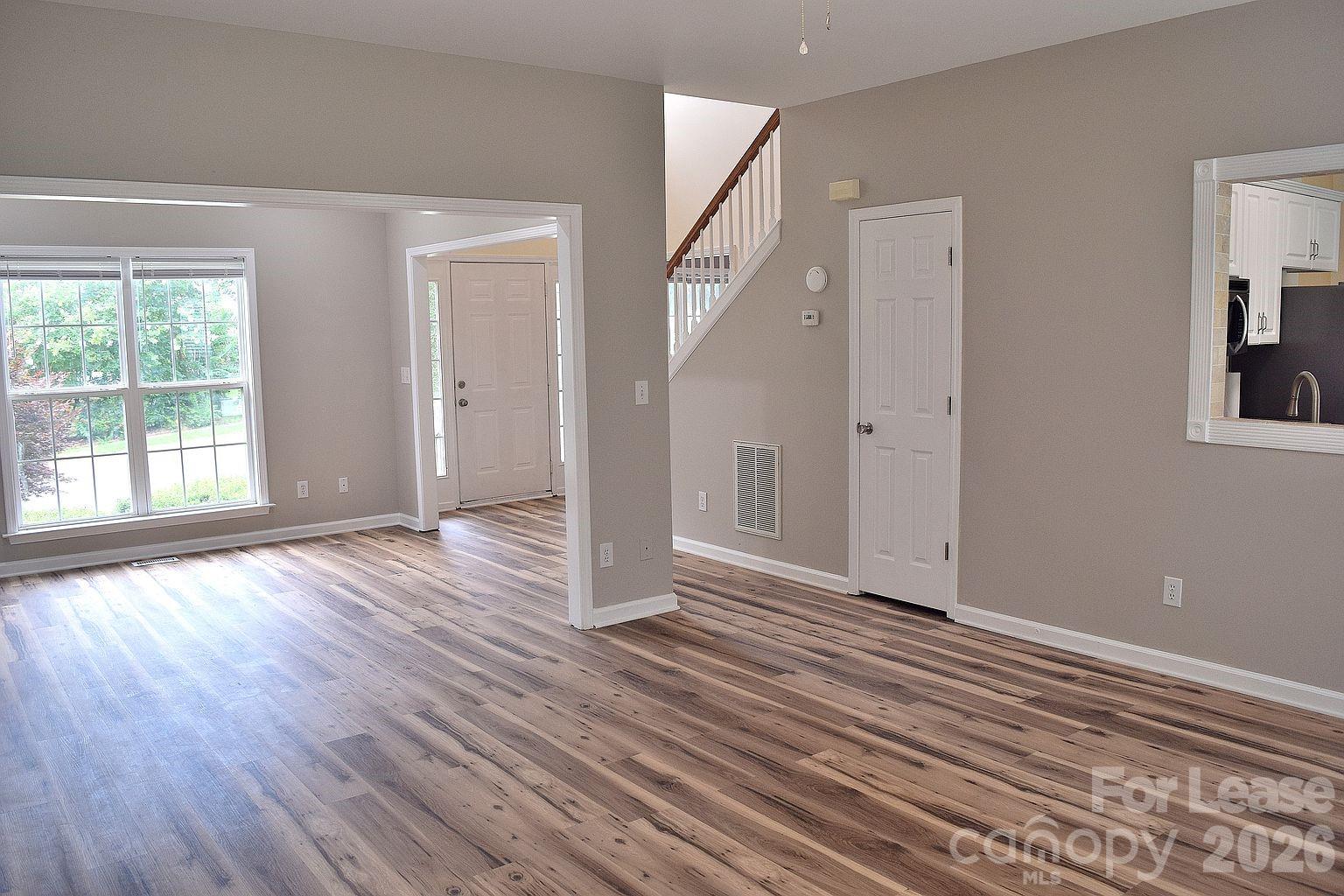 2941 Glen Summit Drive Property Photo 5