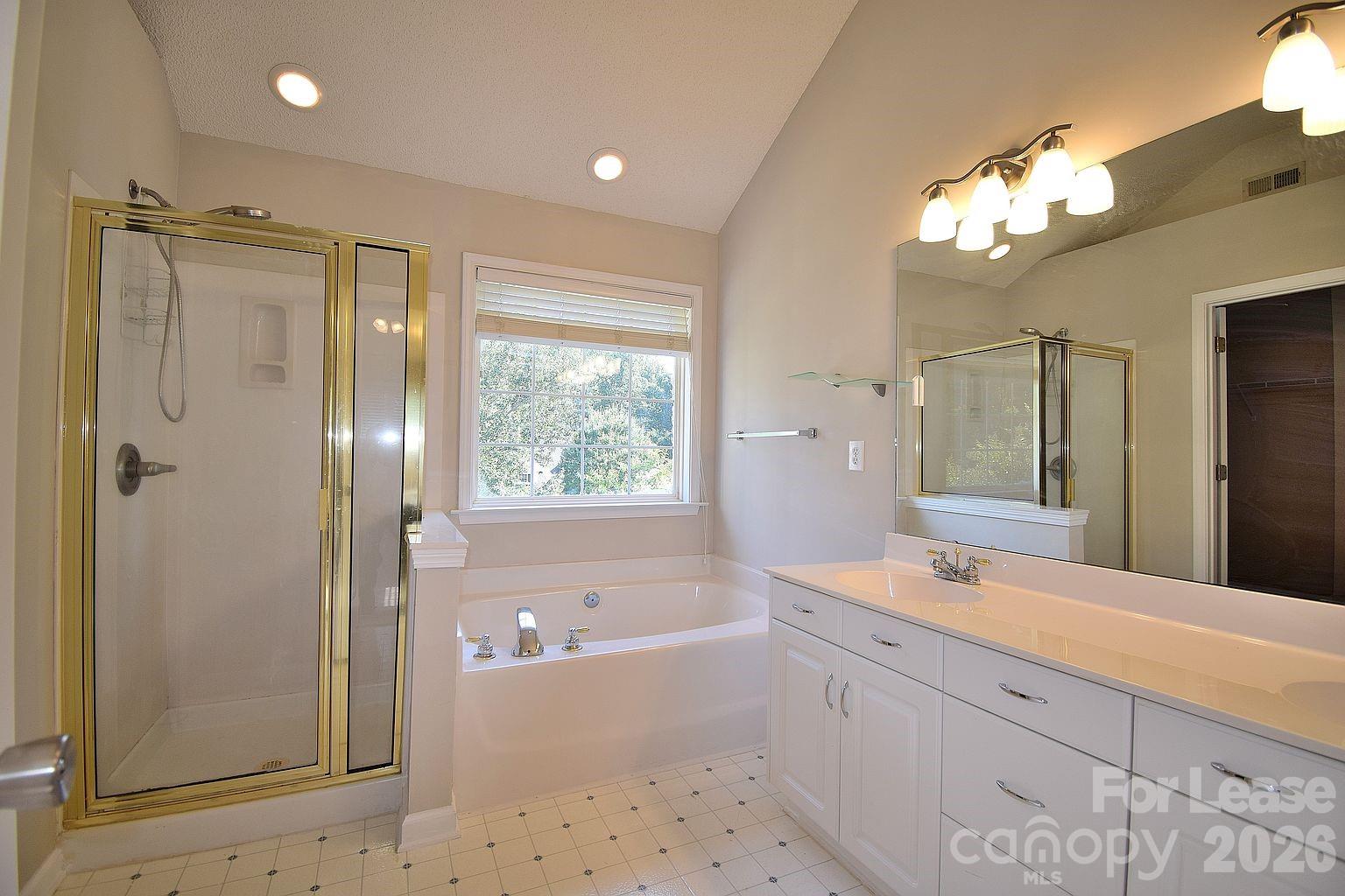 2941 Glen Summit Drive Property Photo 8