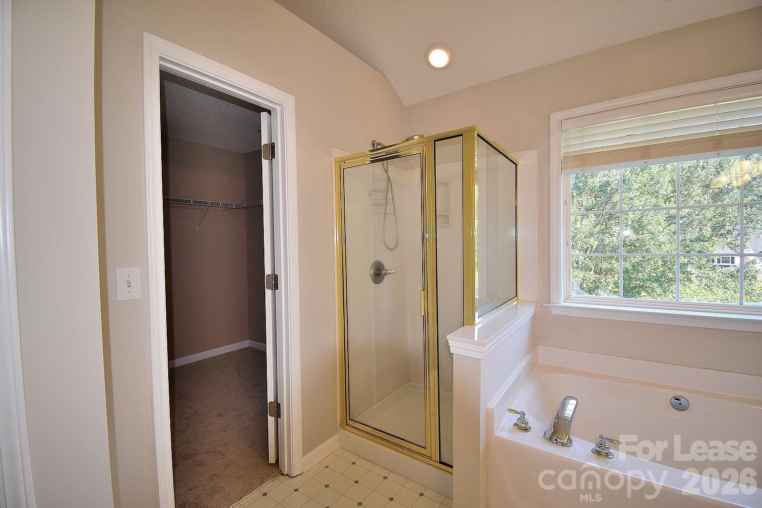 2941 Glen Summit Drive Property Photo 9