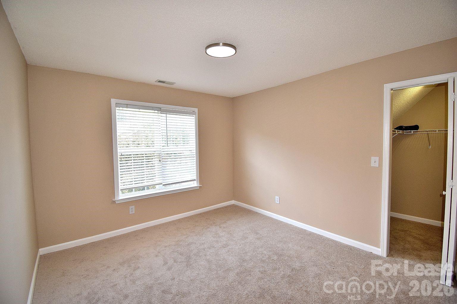 2941 Glen Summit Drive Property Photo 10