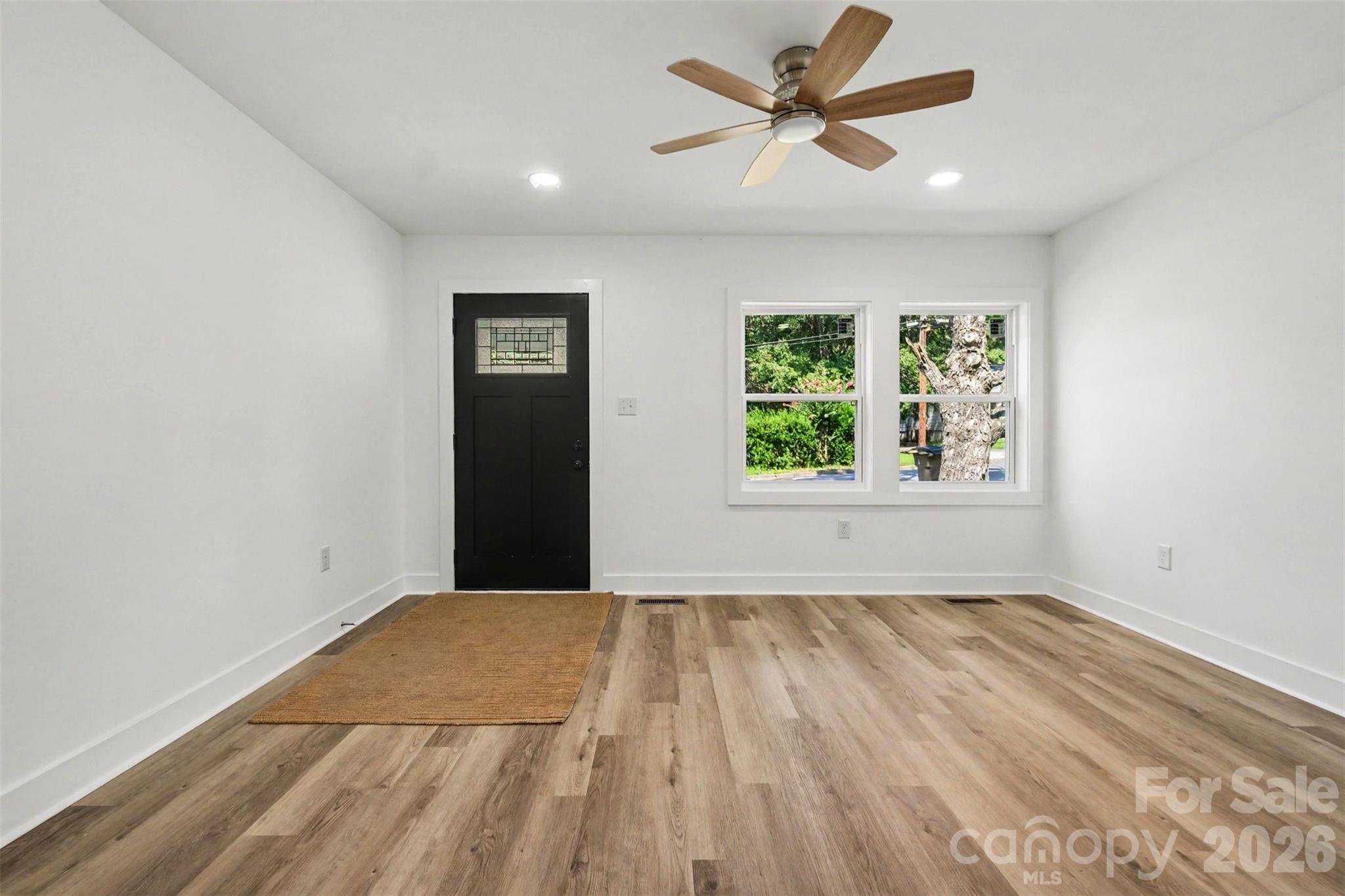 521 Gold Street Property Photo 5